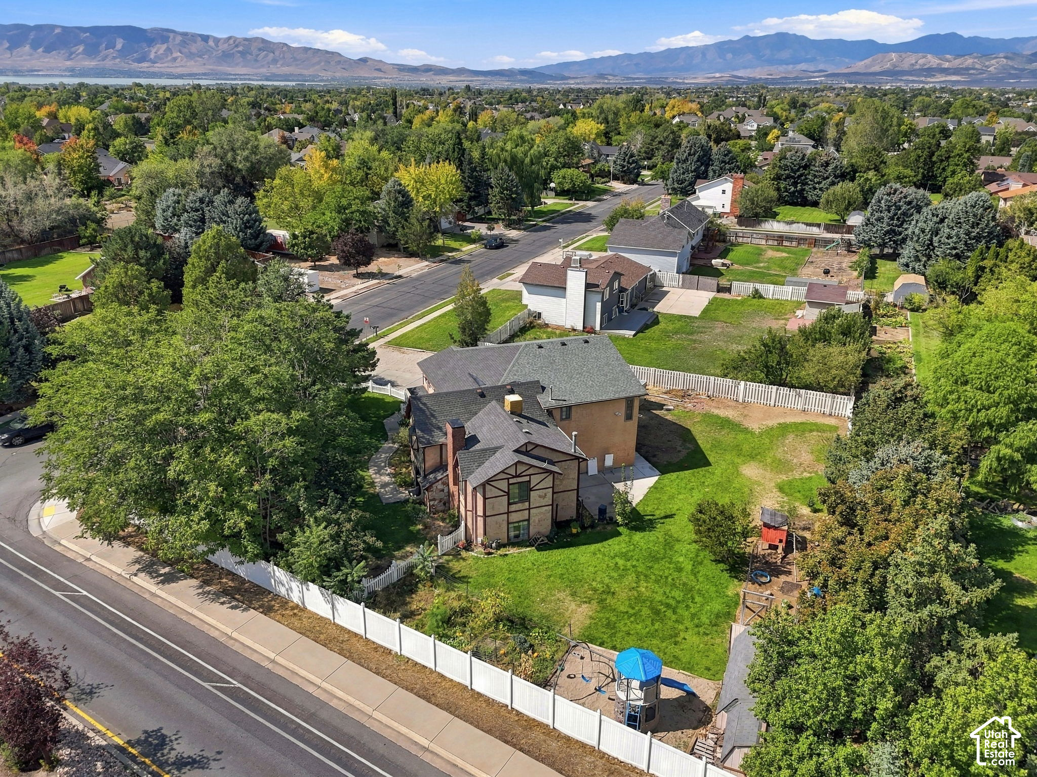 main property photo 54