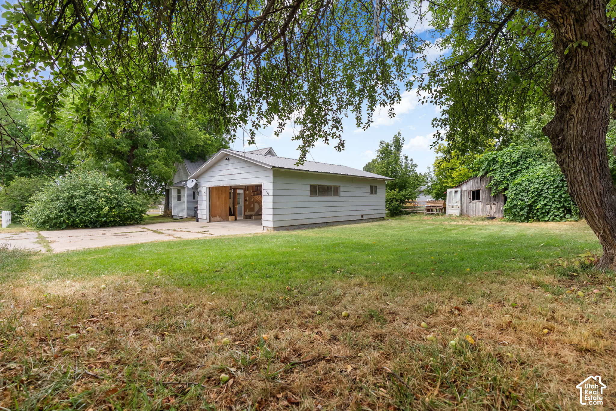 main property photo 20
