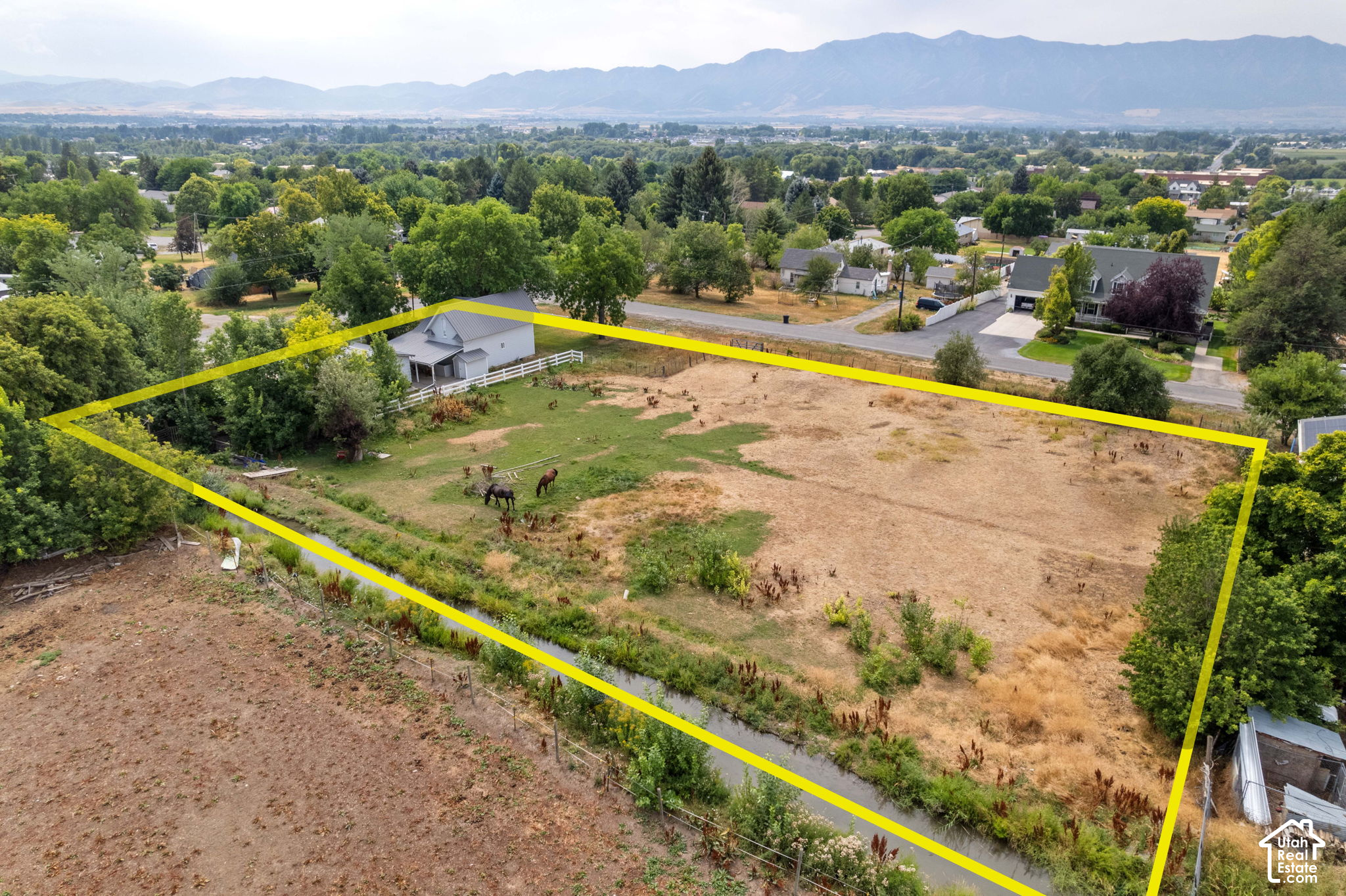 main property photo 28