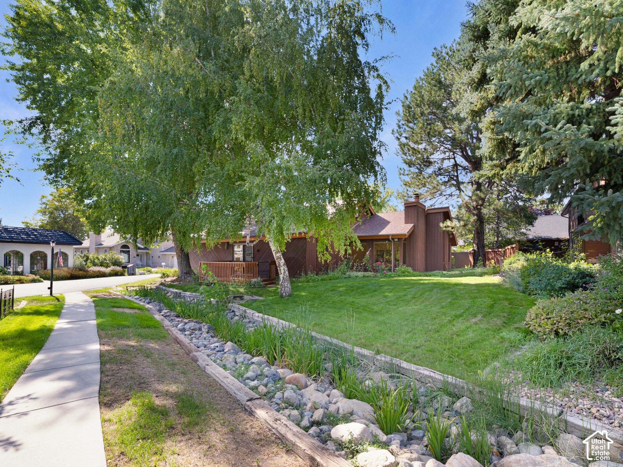 main property photo 50