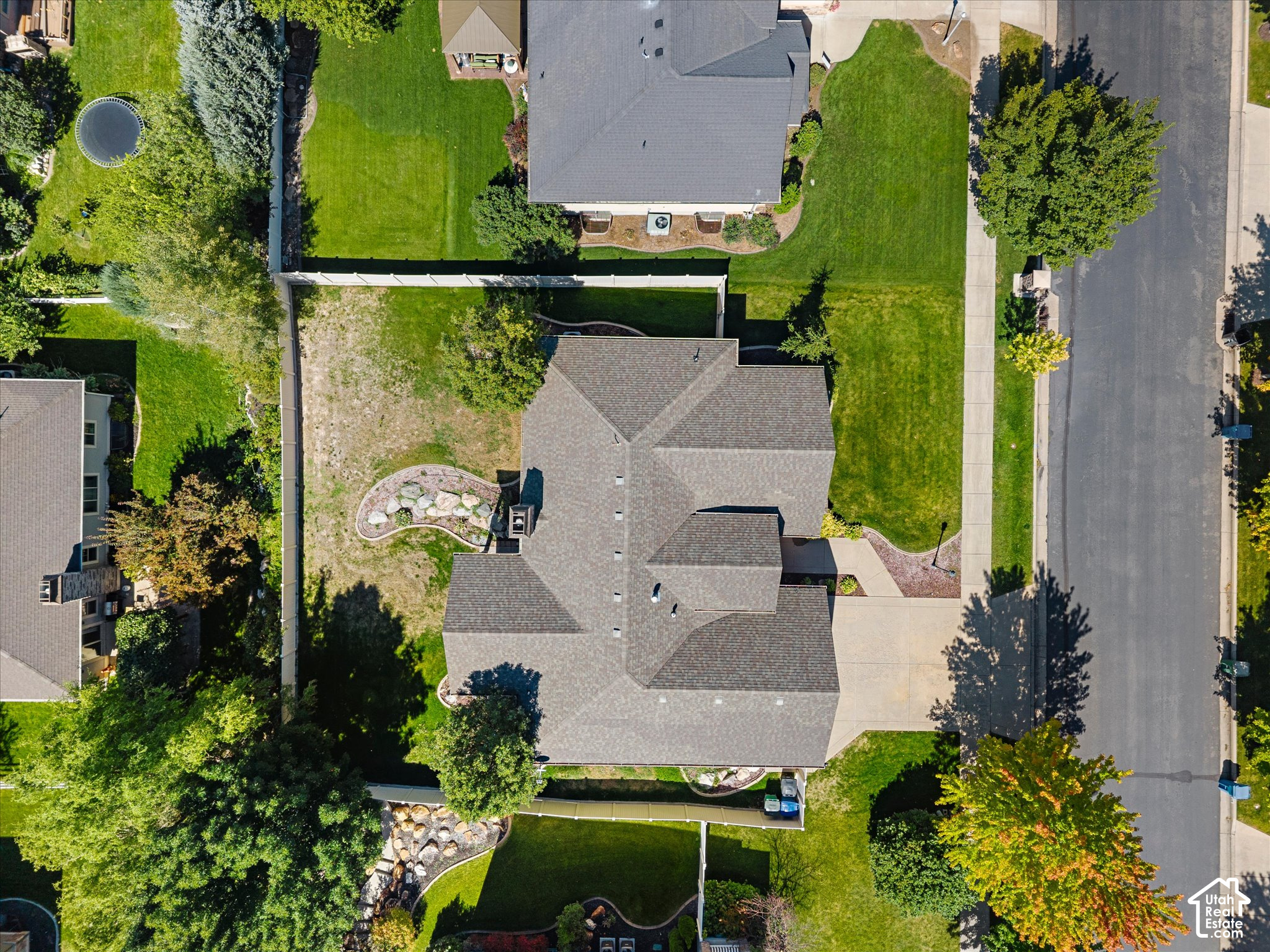 main property photo 14