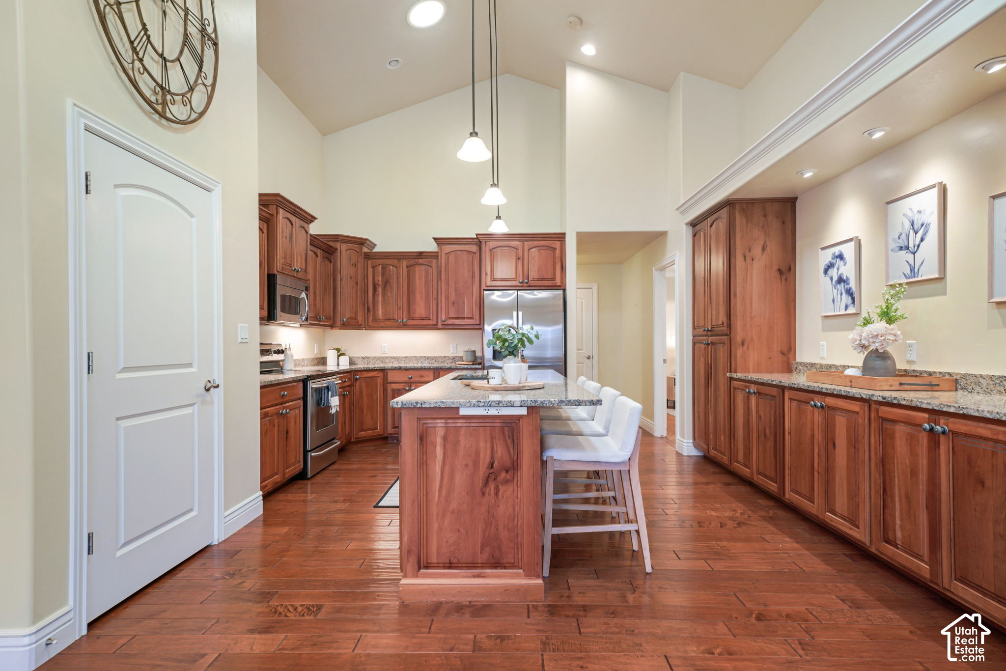 main property photo 7
