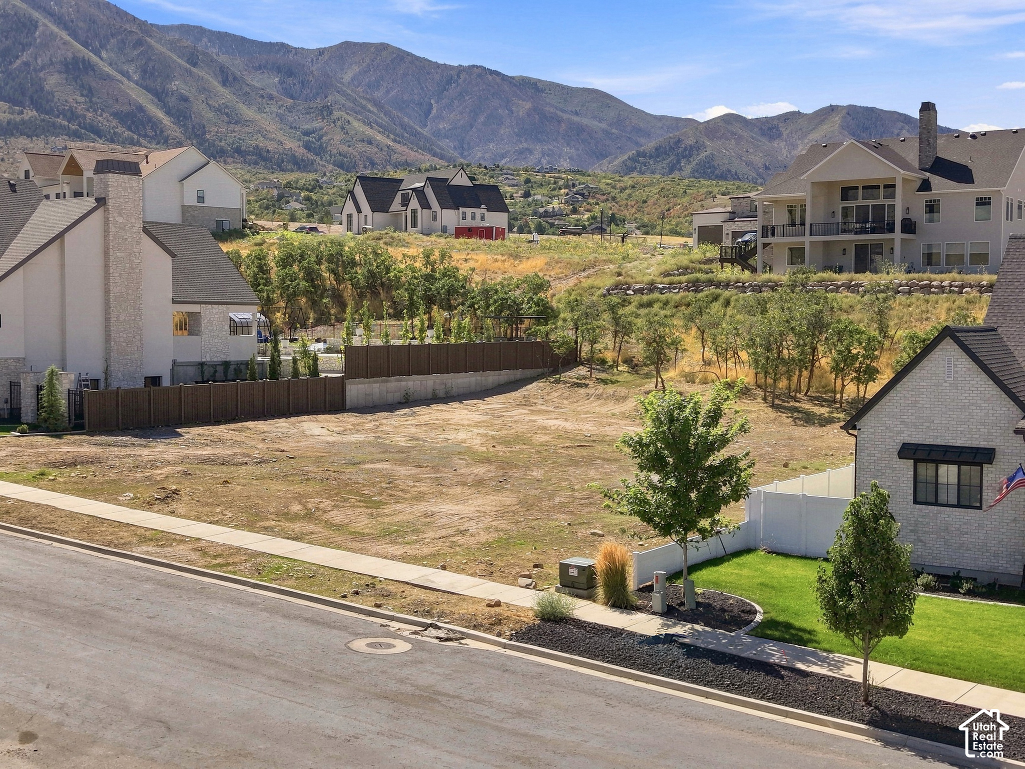 main property photo 10