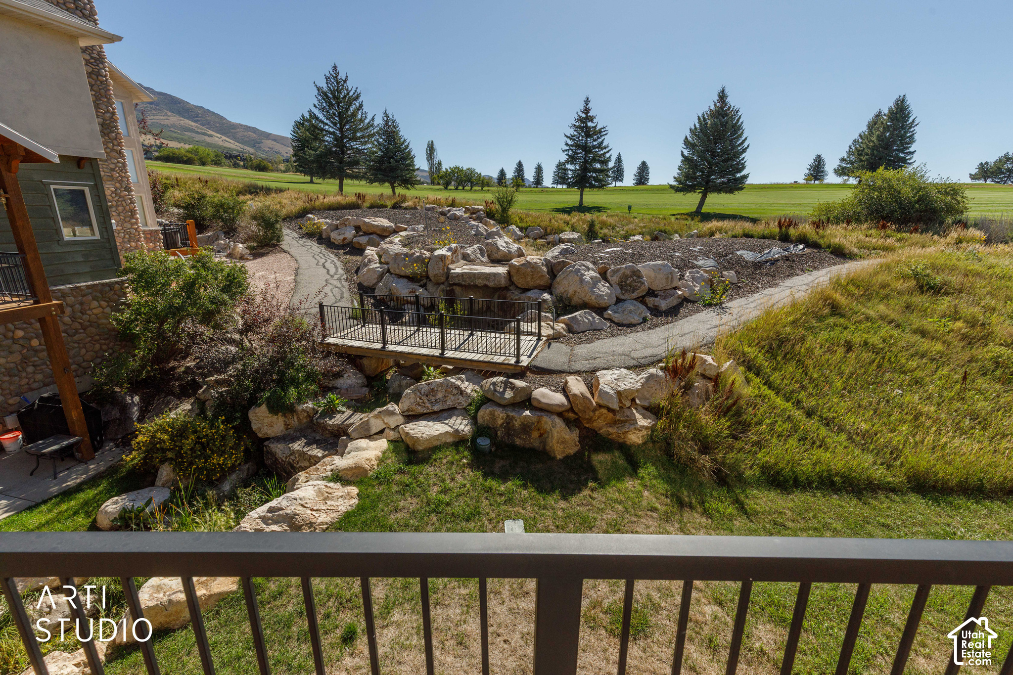 main property photo 11
