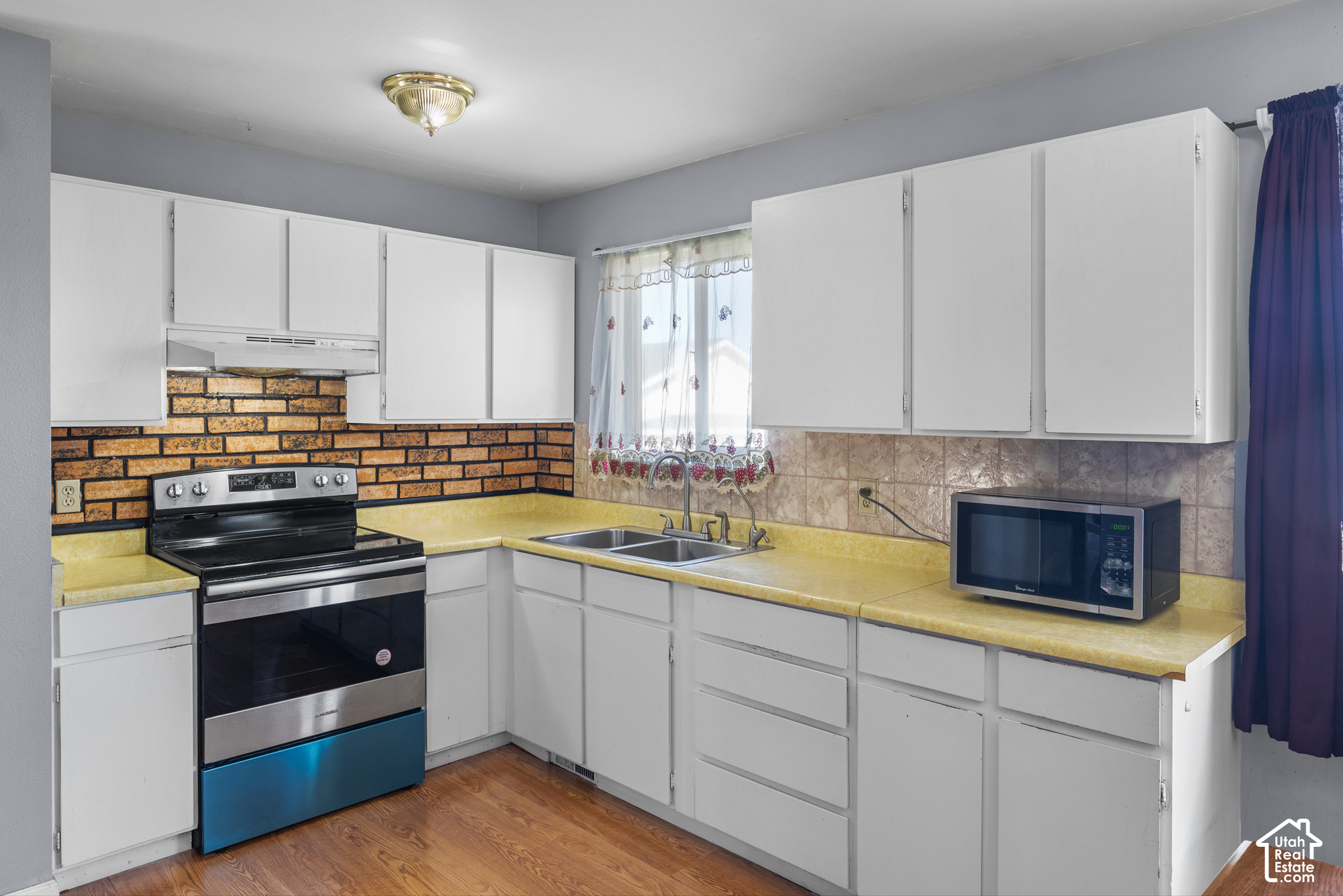 main property photo 5