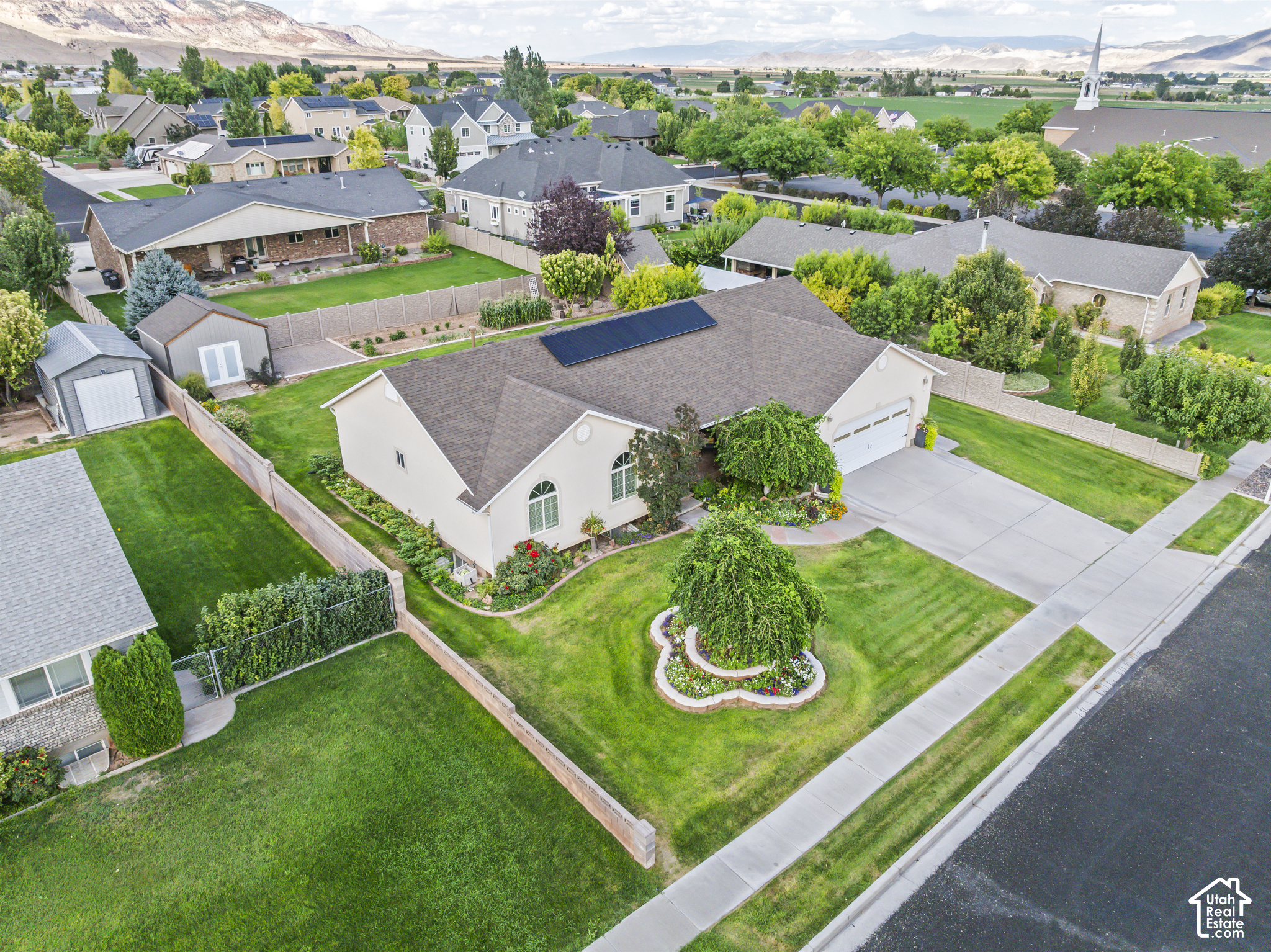 main property photo 33