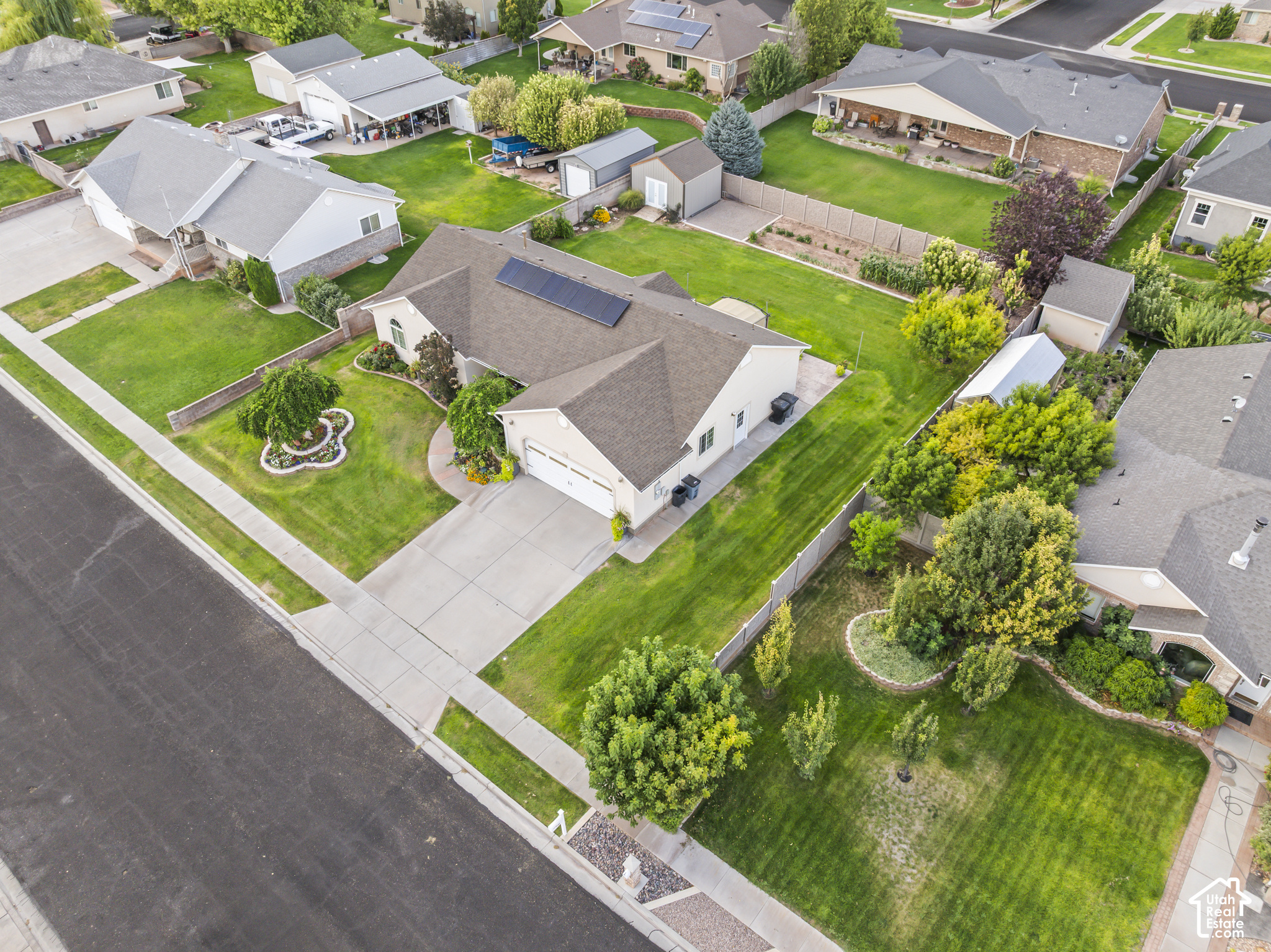 main property photo 34