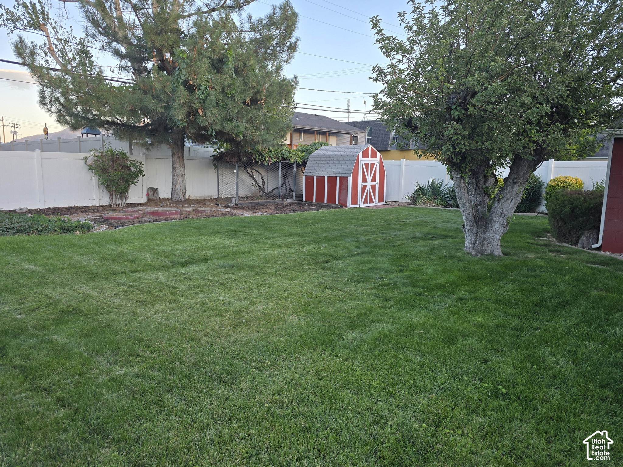 main property photo 24