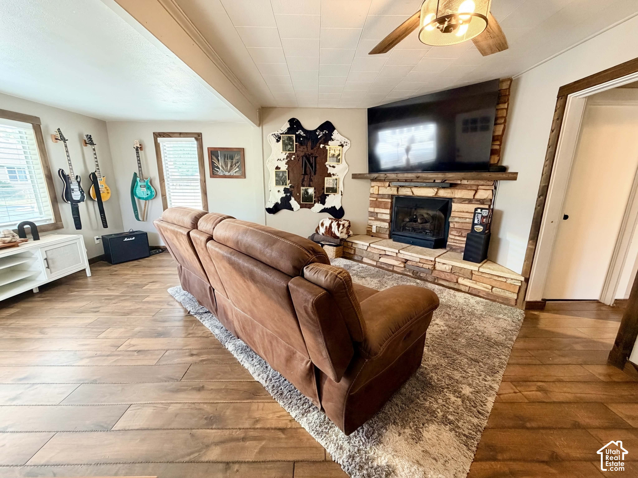 main property photo 6