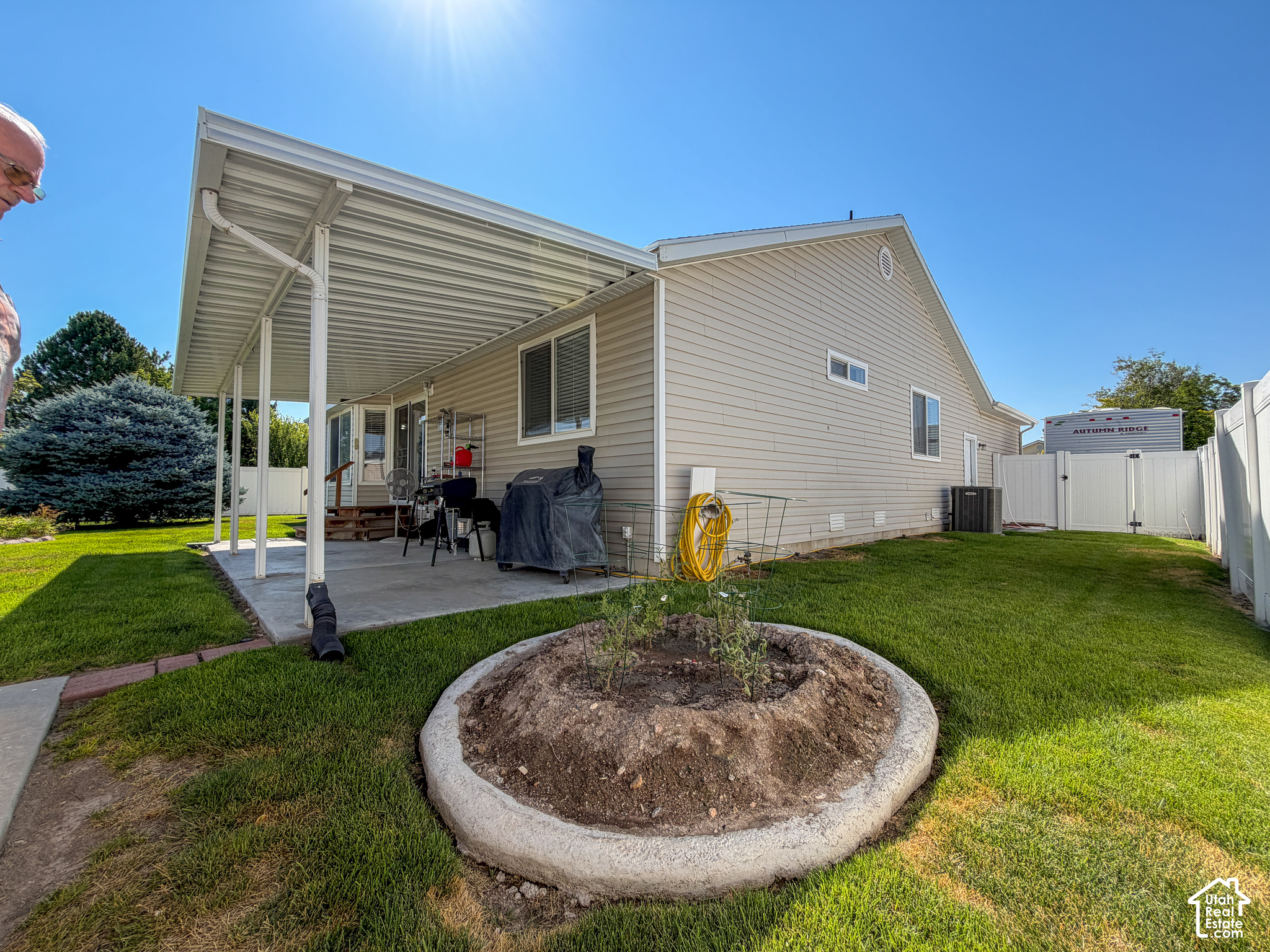 main property photo 22