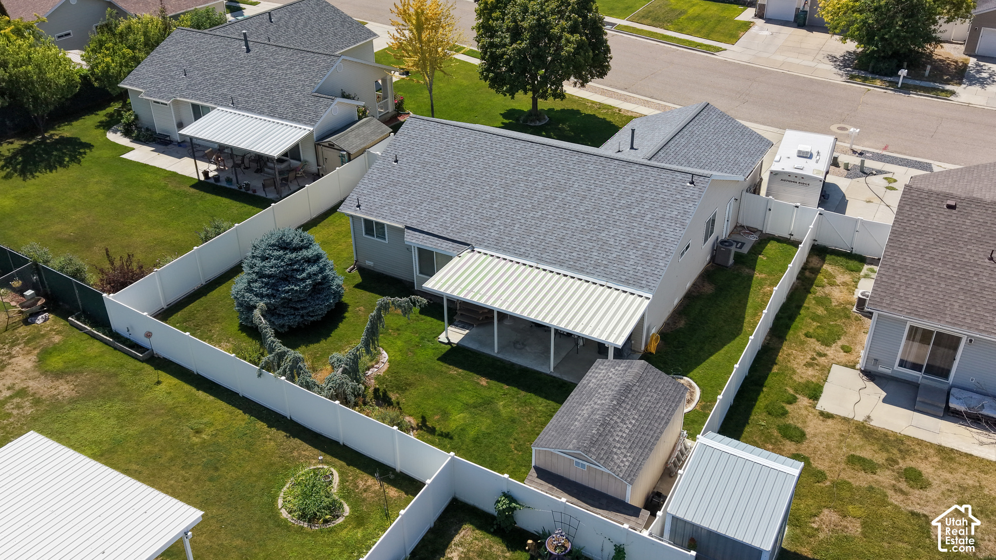 main property photo 28