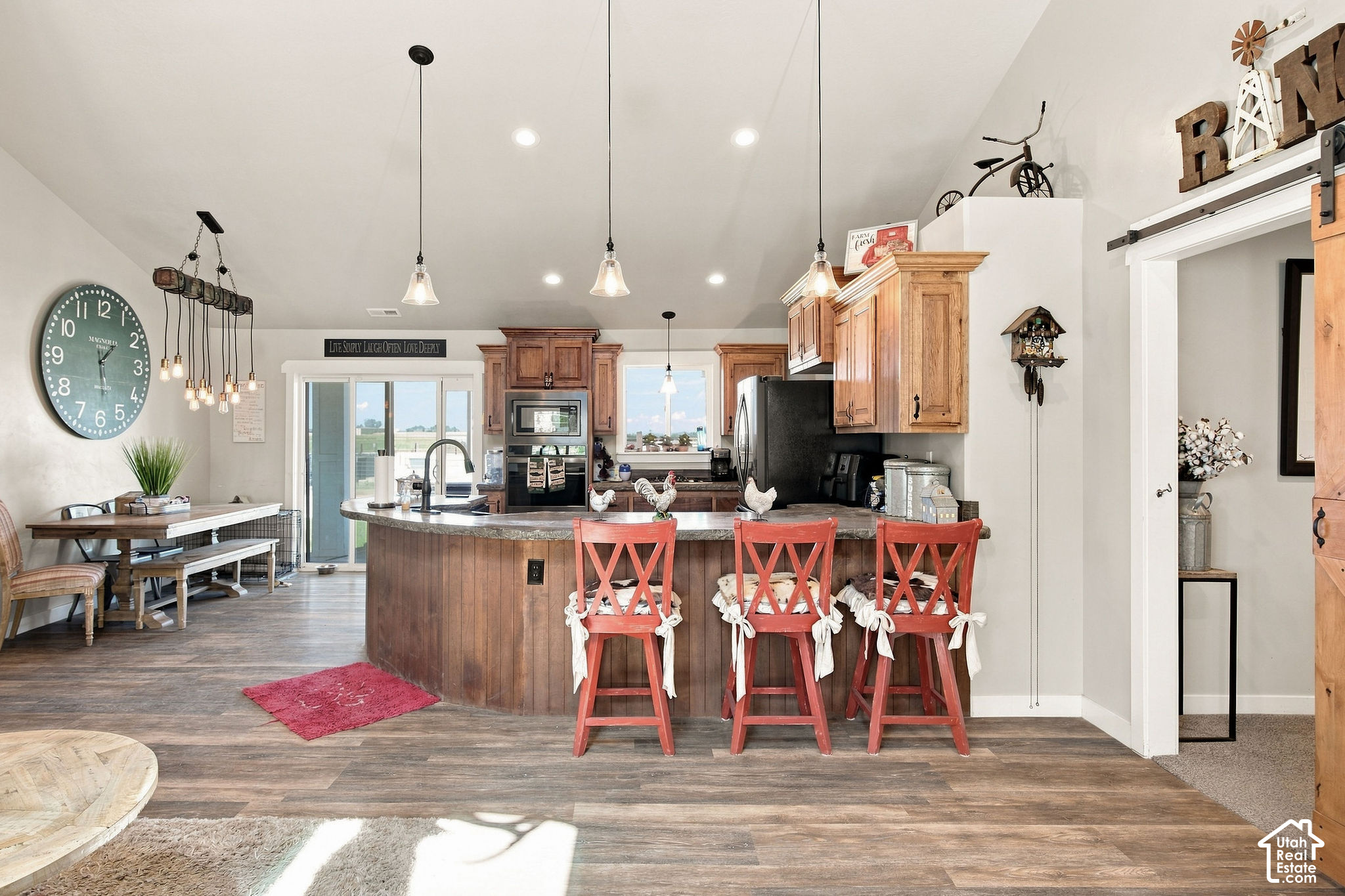 main property photo 6