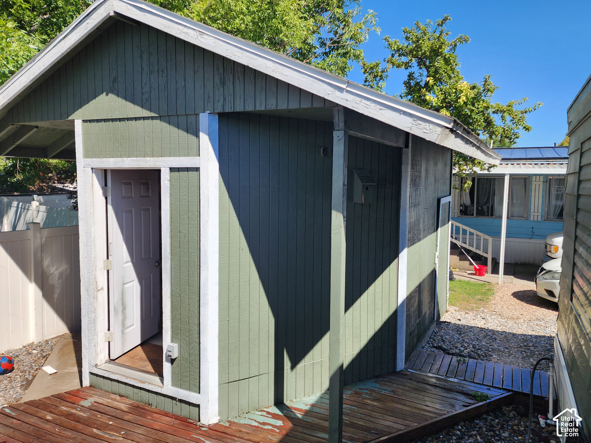 main property photo 13