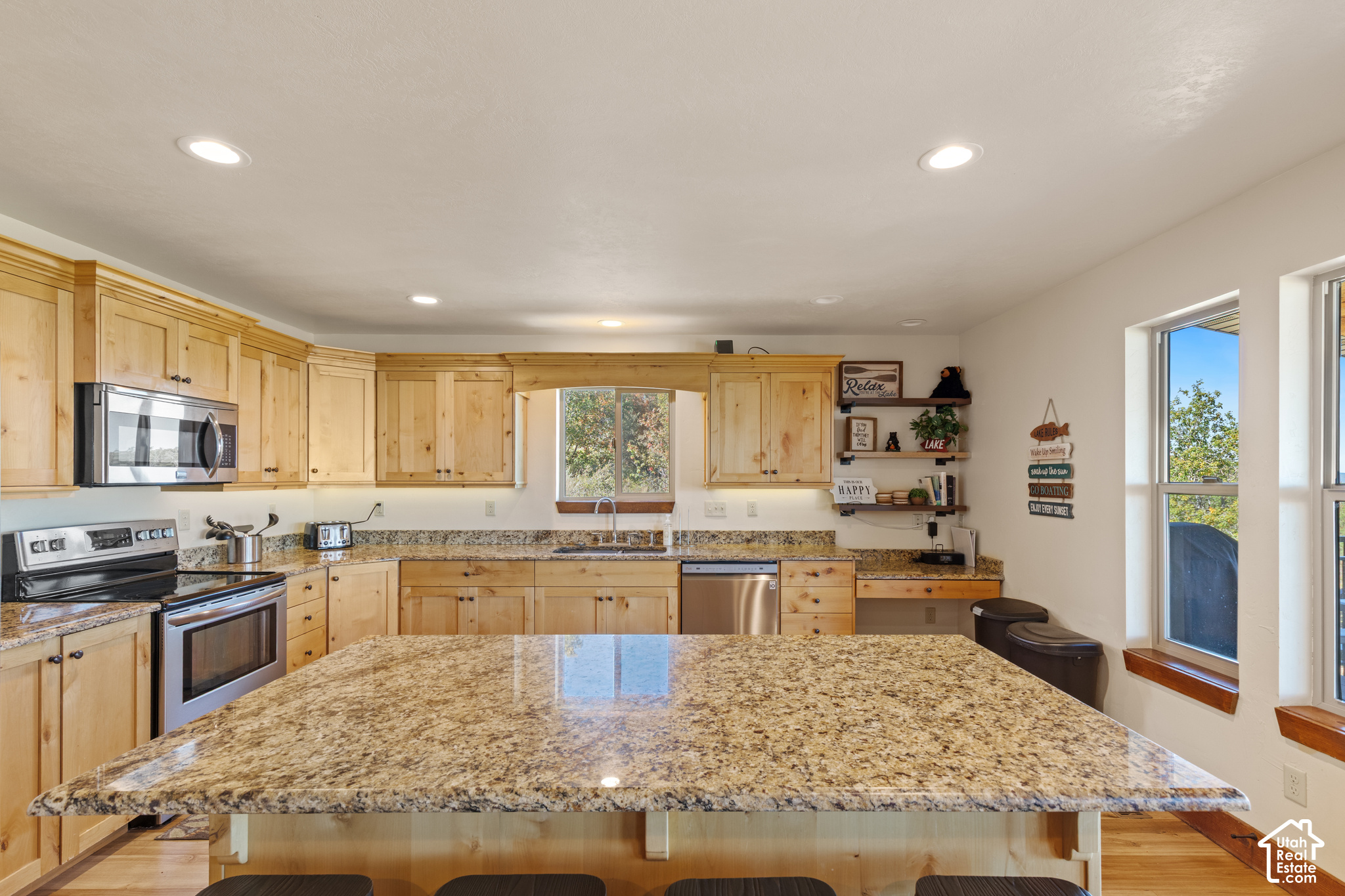 main property photo 18