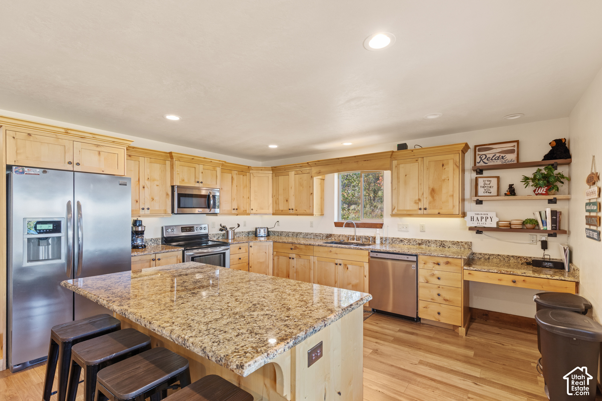 main property photo 19