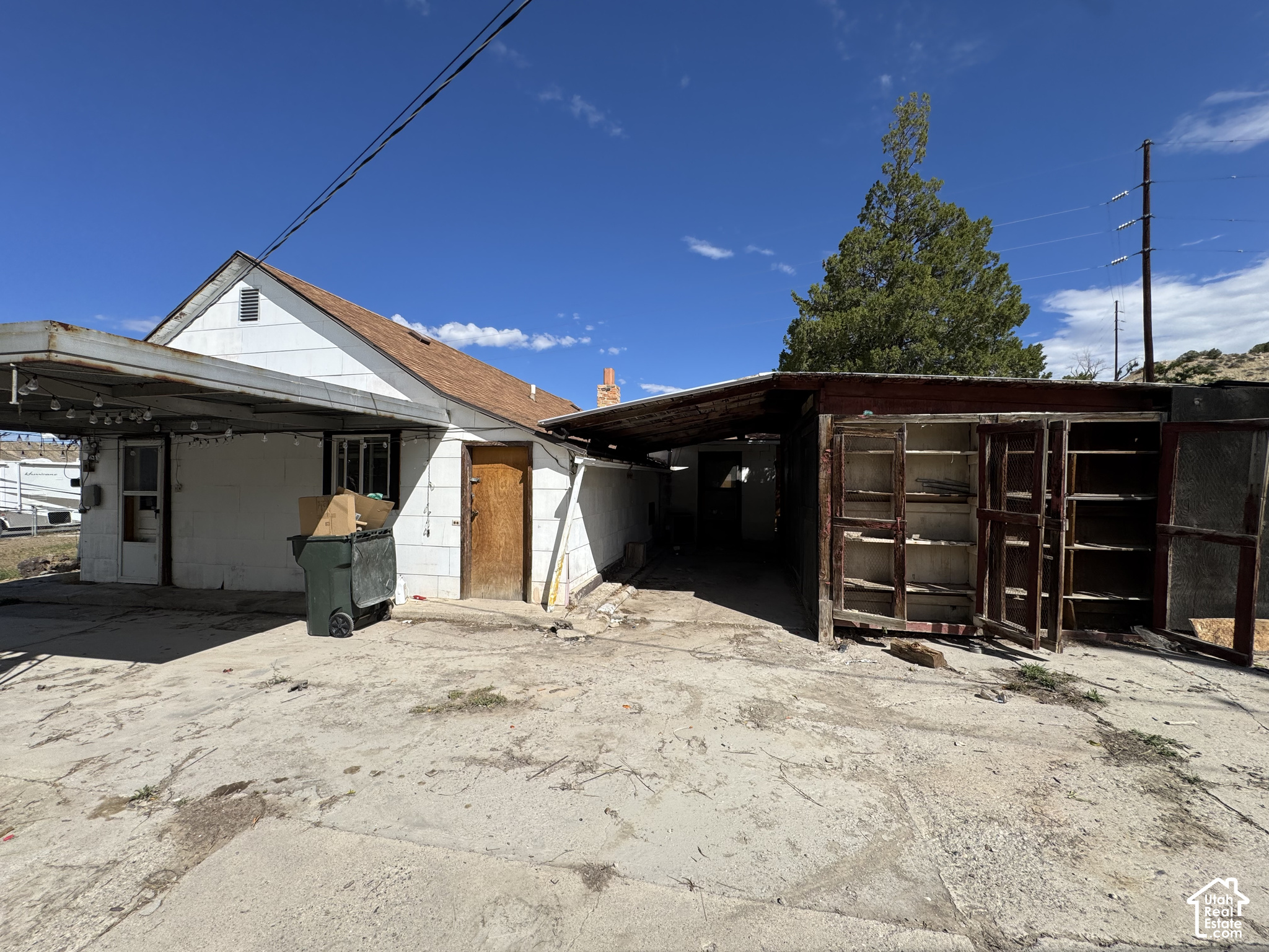 main property photo 28