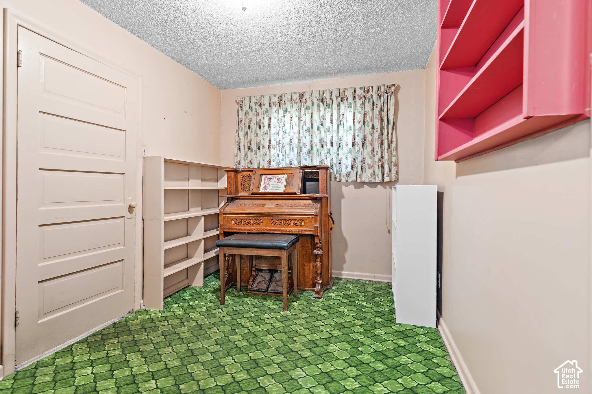 main property photo 12