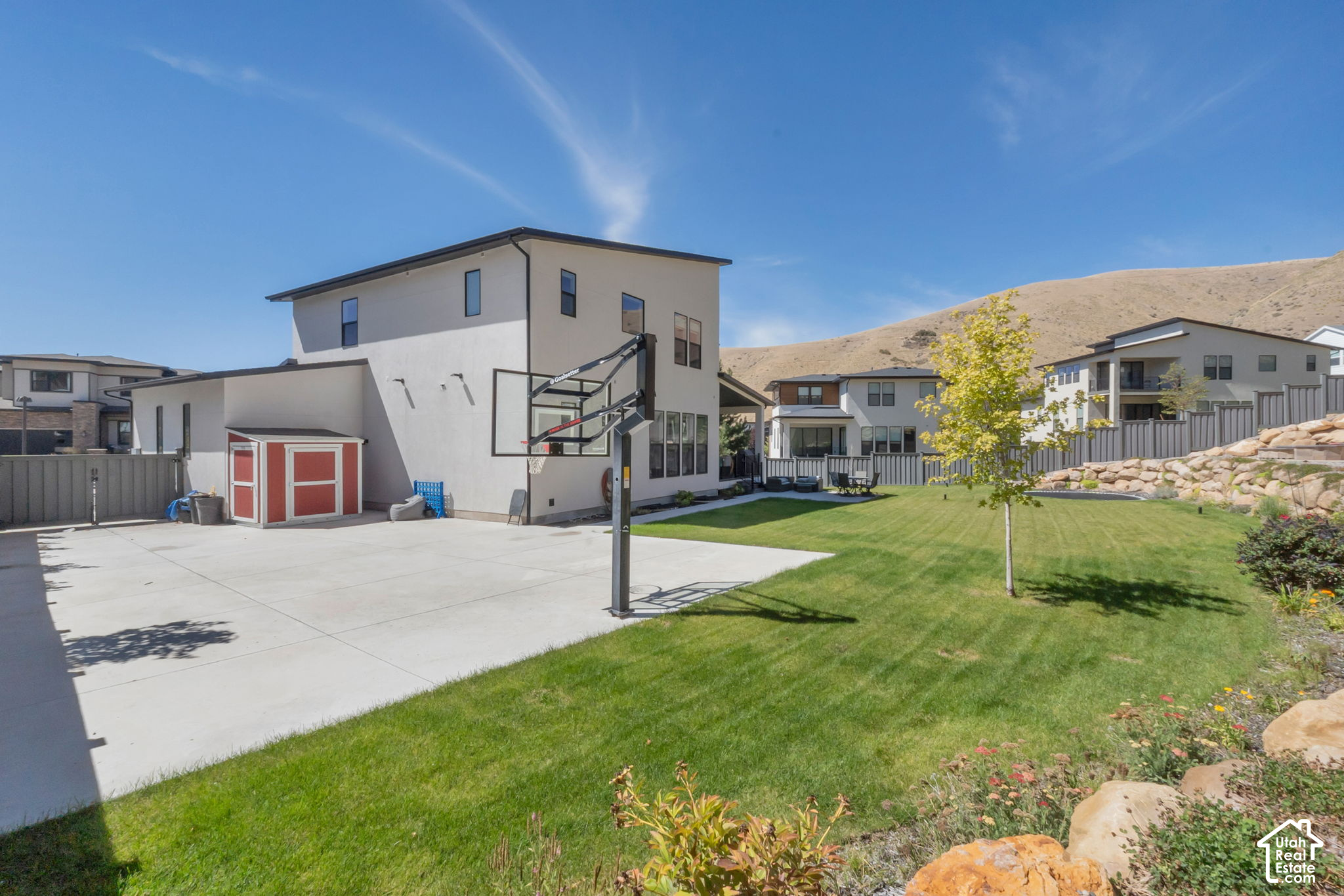 main property photo 40