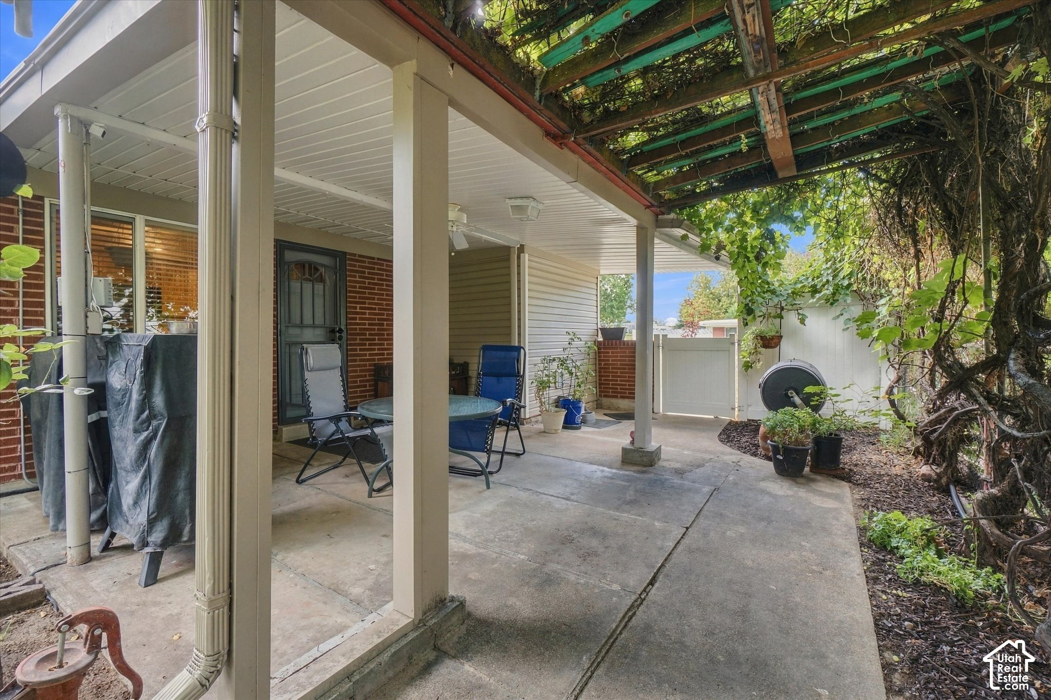 main property photo 23