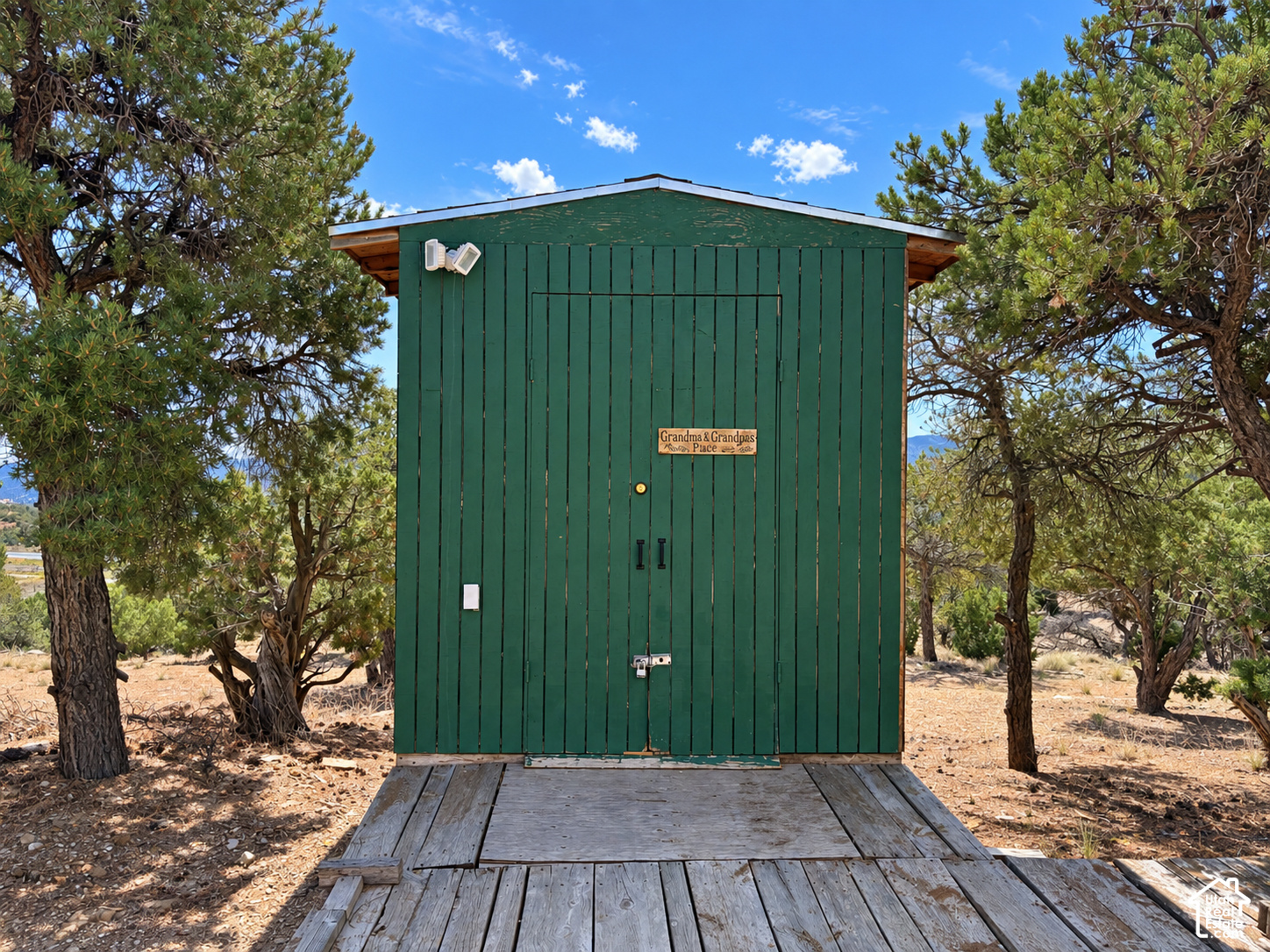main property photo 23