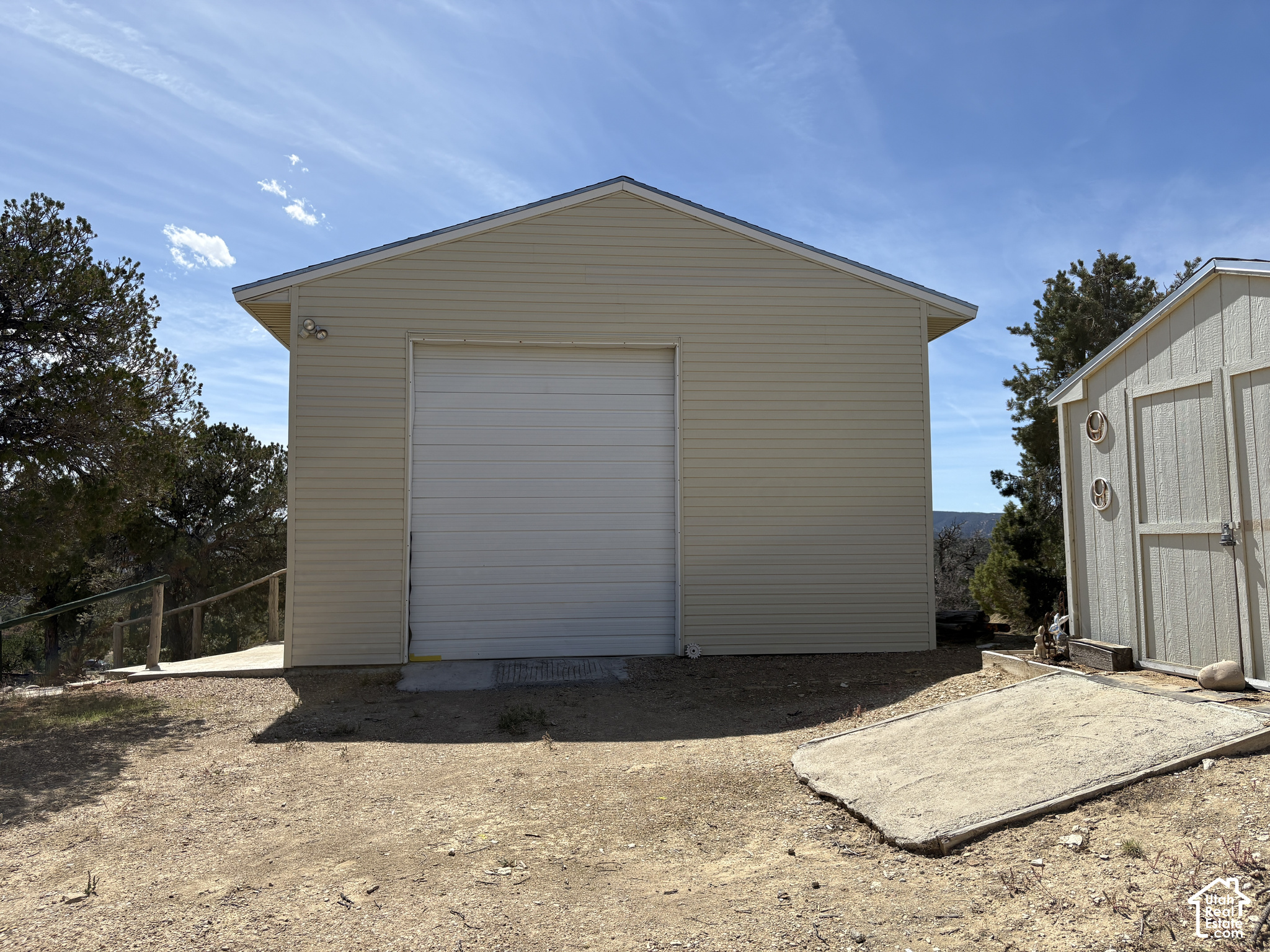 main property photo 37