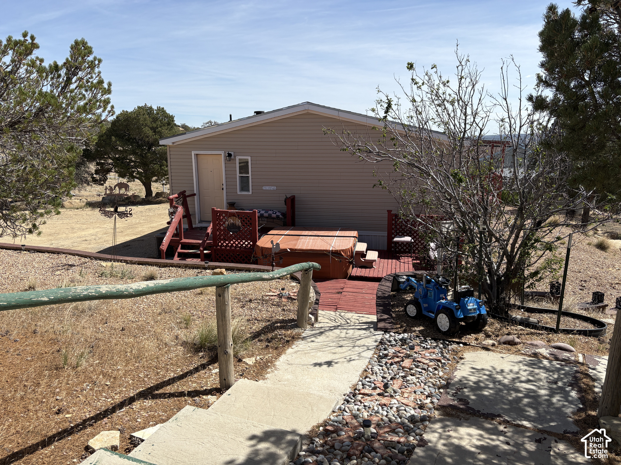 main property photo 6