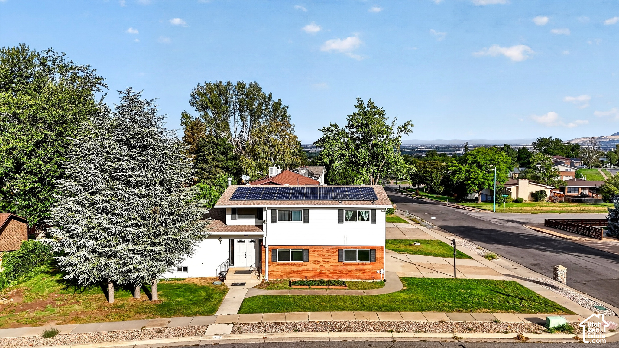 main property photo 40