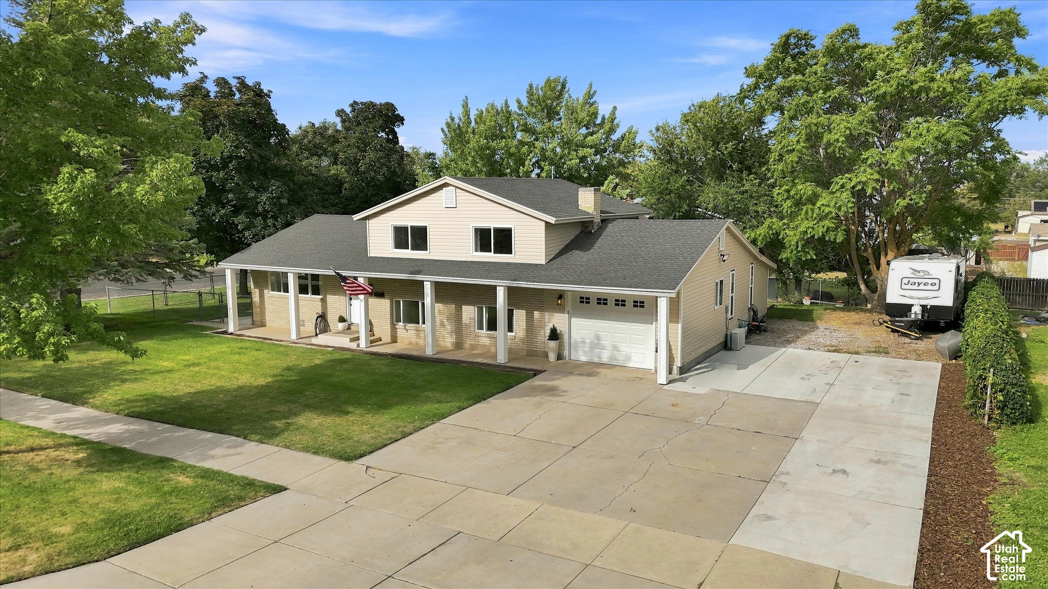 main property photo 45