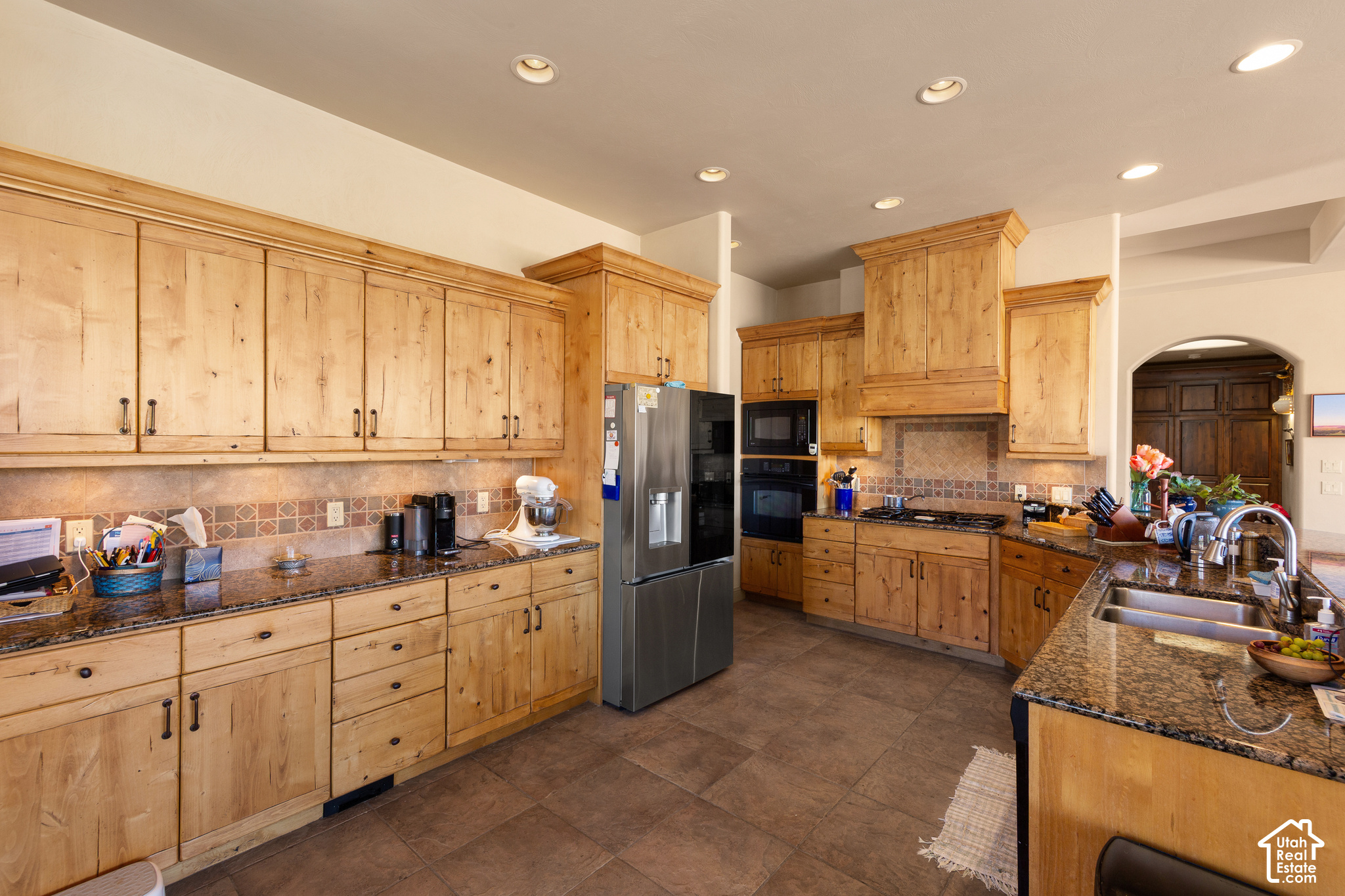 main property photo 13