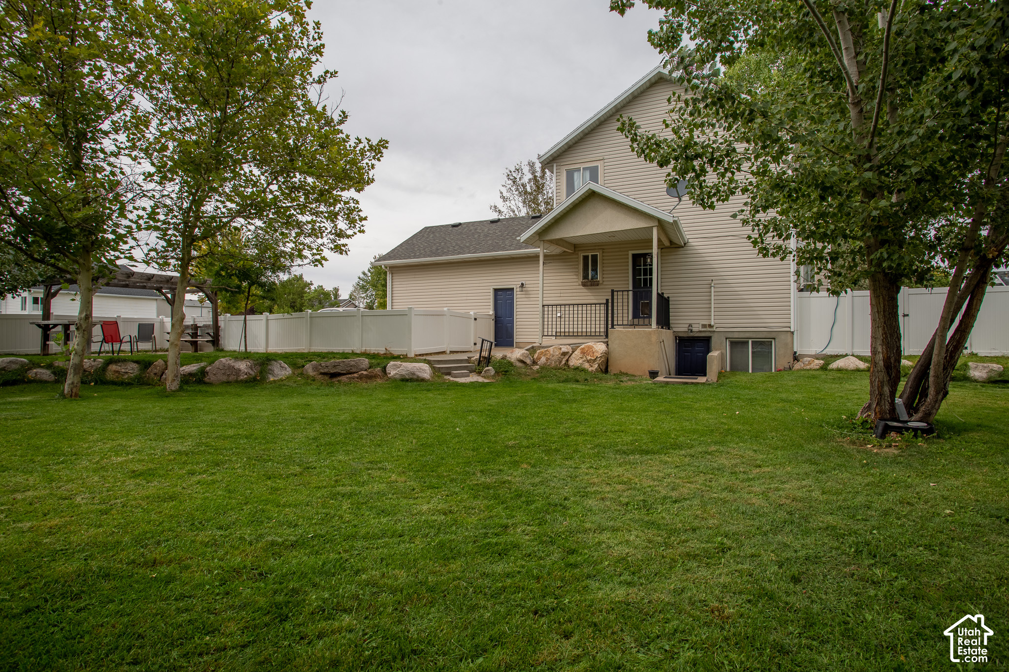 main property photo 36