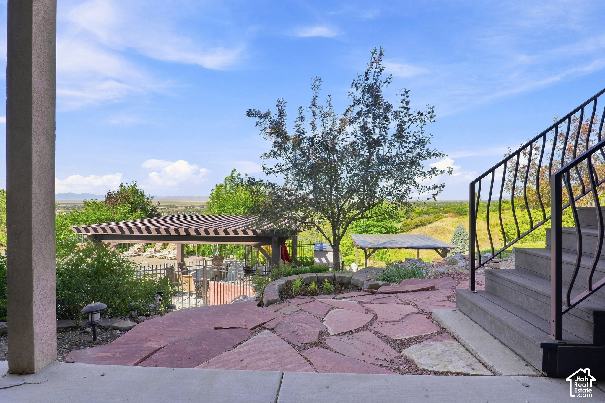 main property photo 31