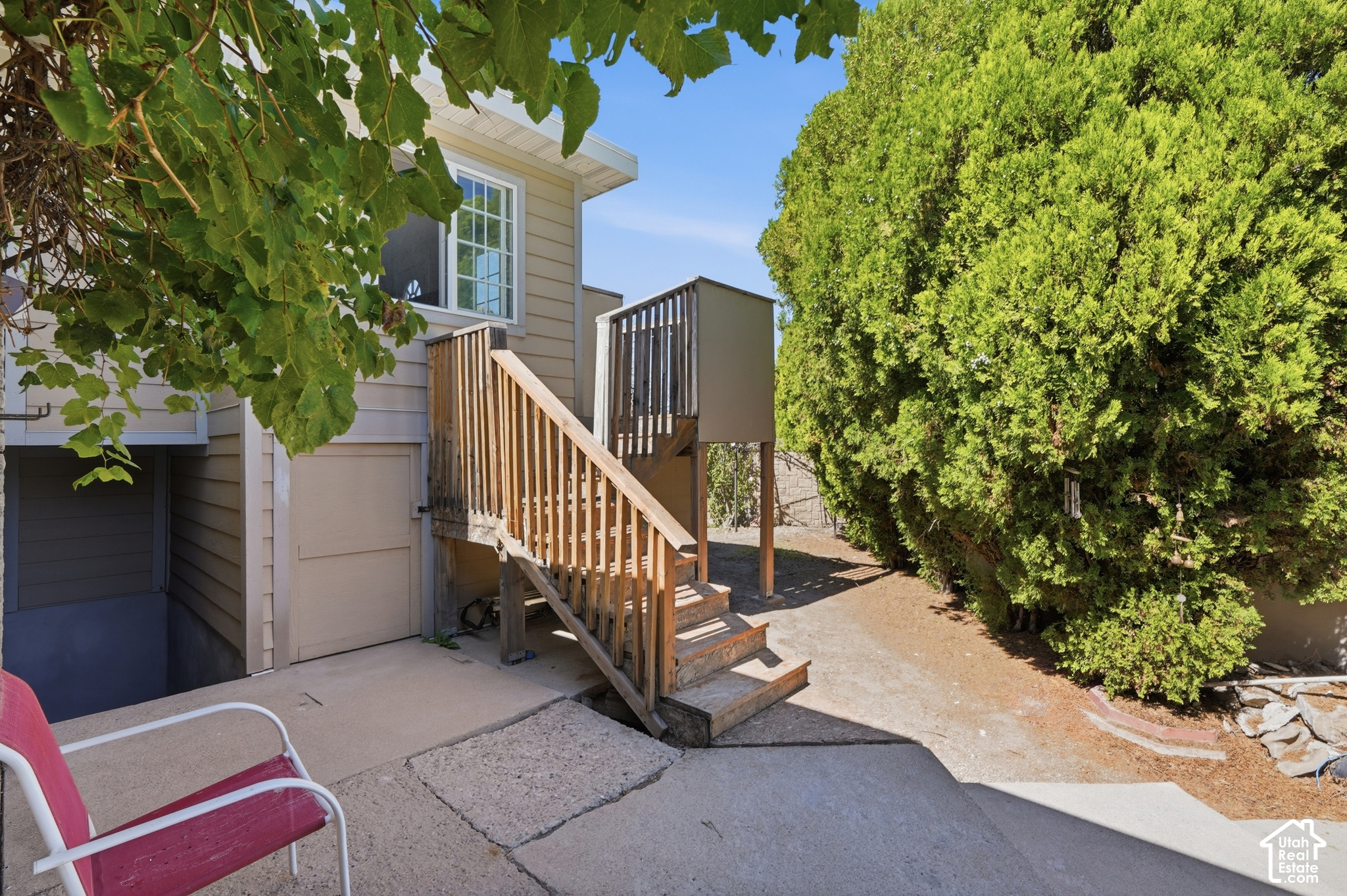 main property photo 40