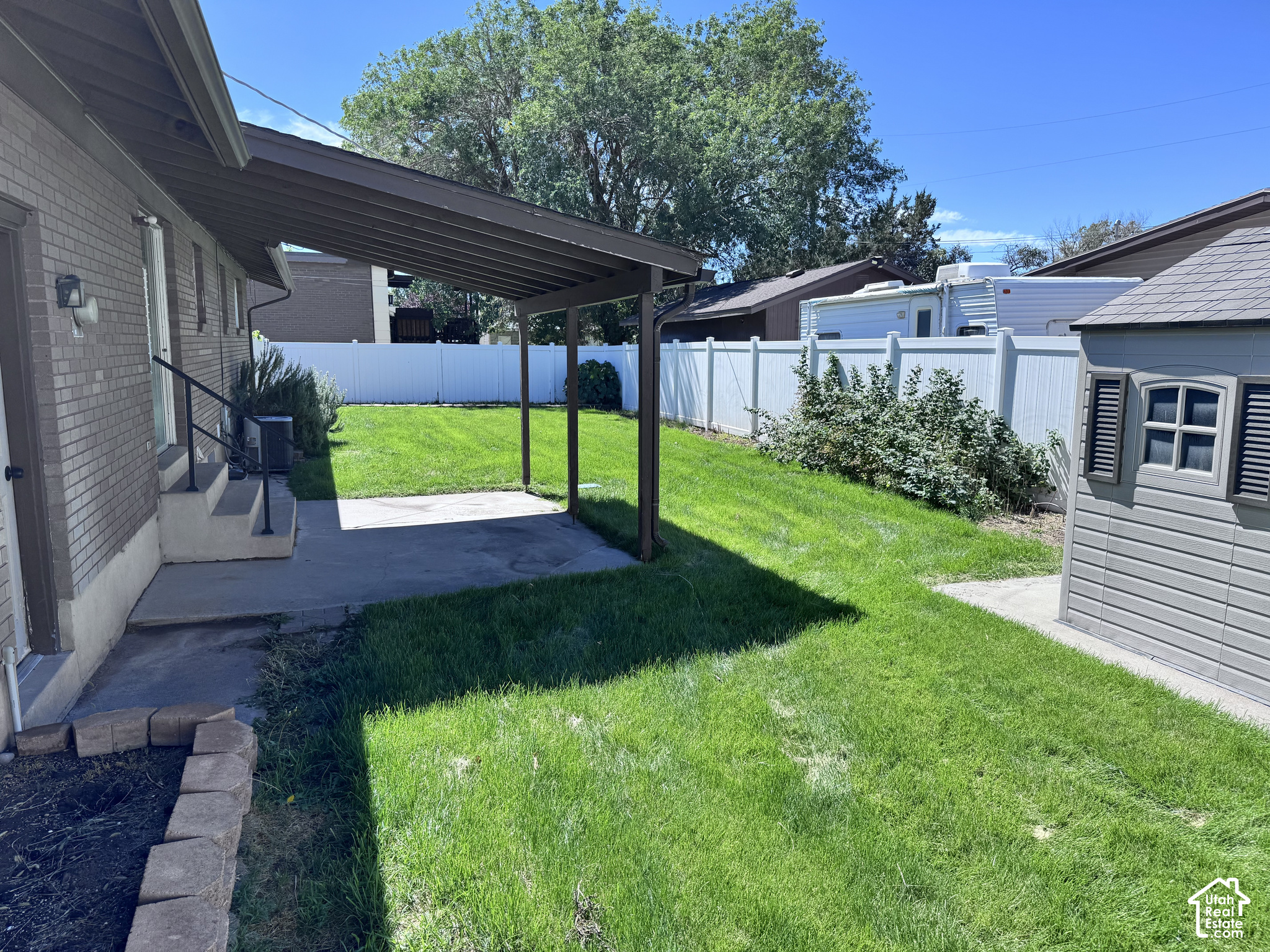 main property photo 25