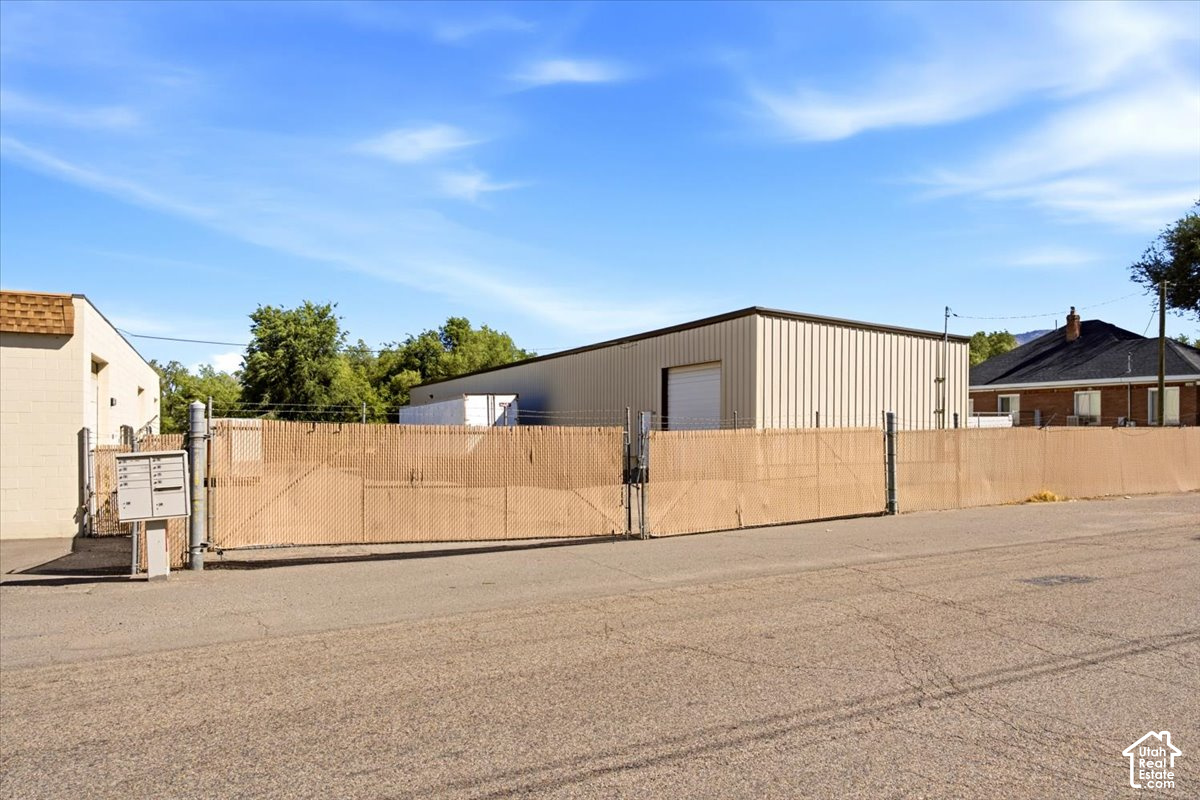 main property photo 9