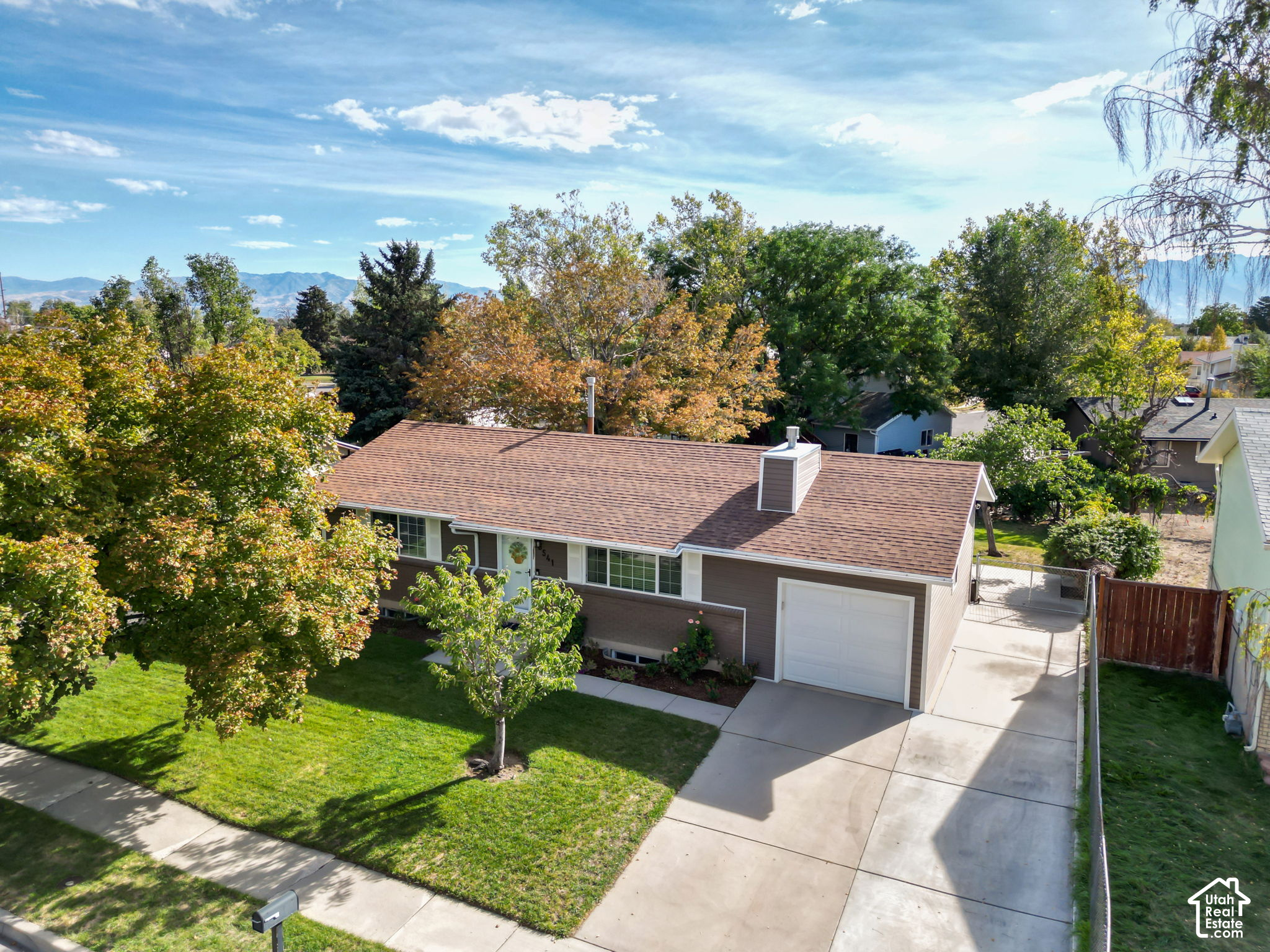 main property photo 28