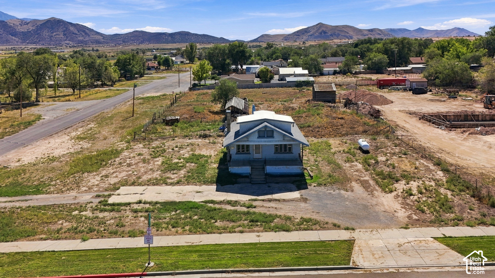 main property photo 10