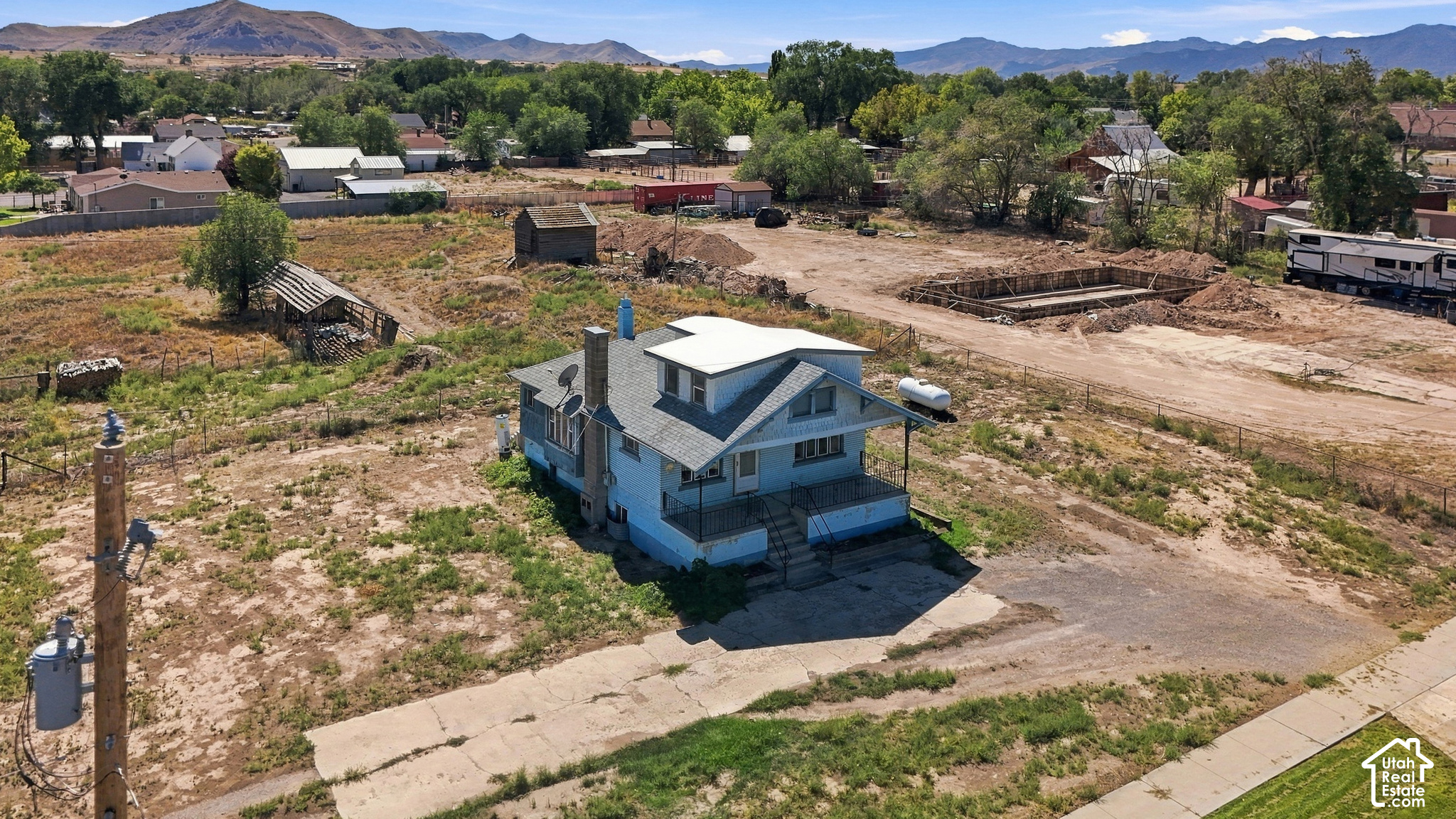 main property photo 6