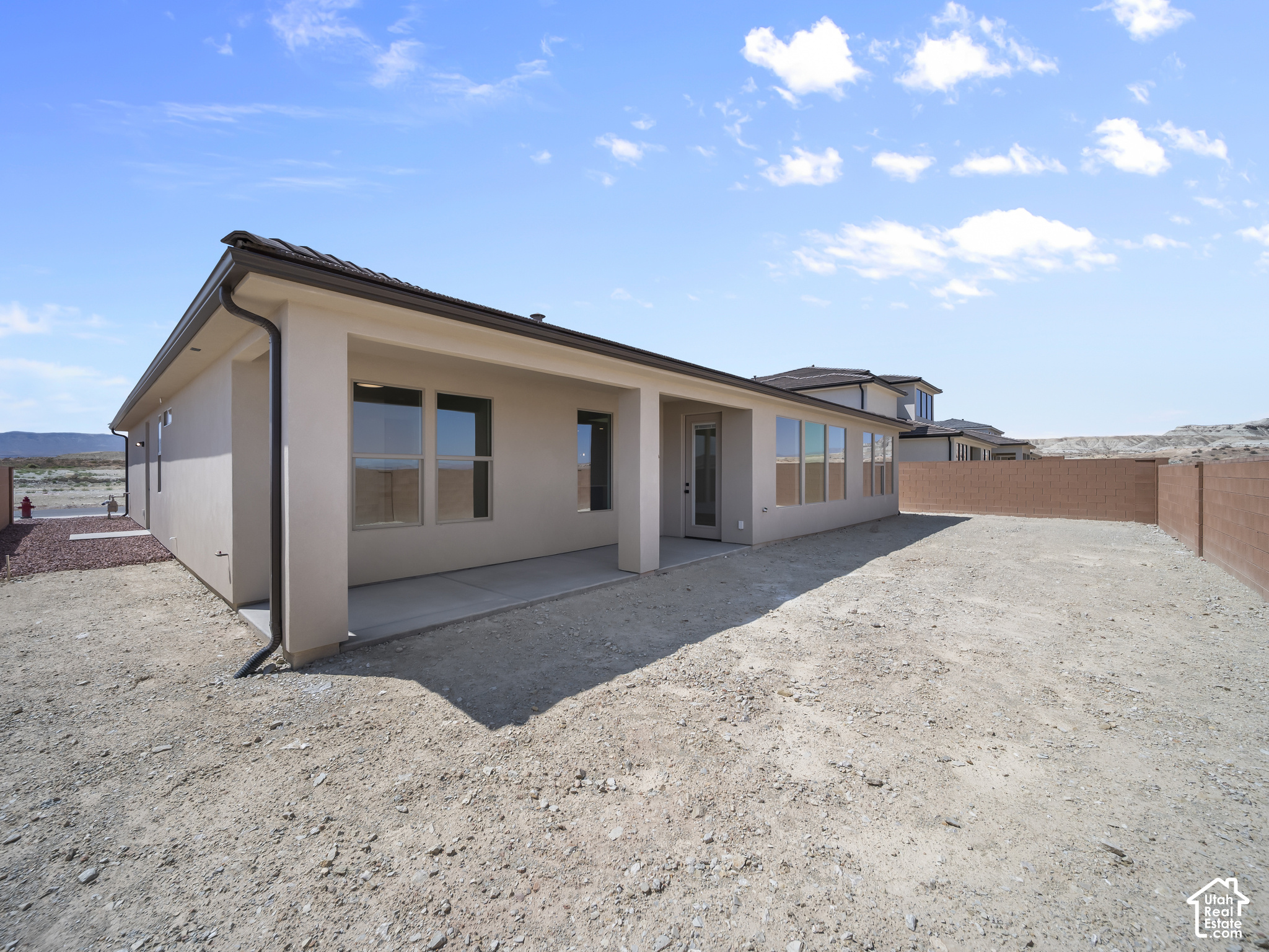 main property photo 11