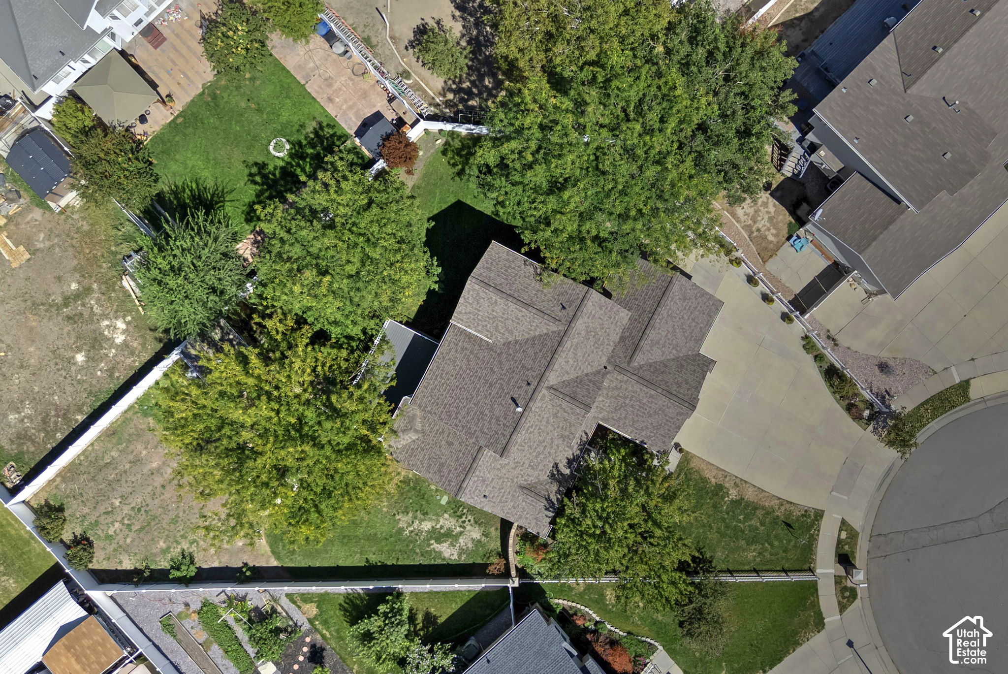 main property photo 39