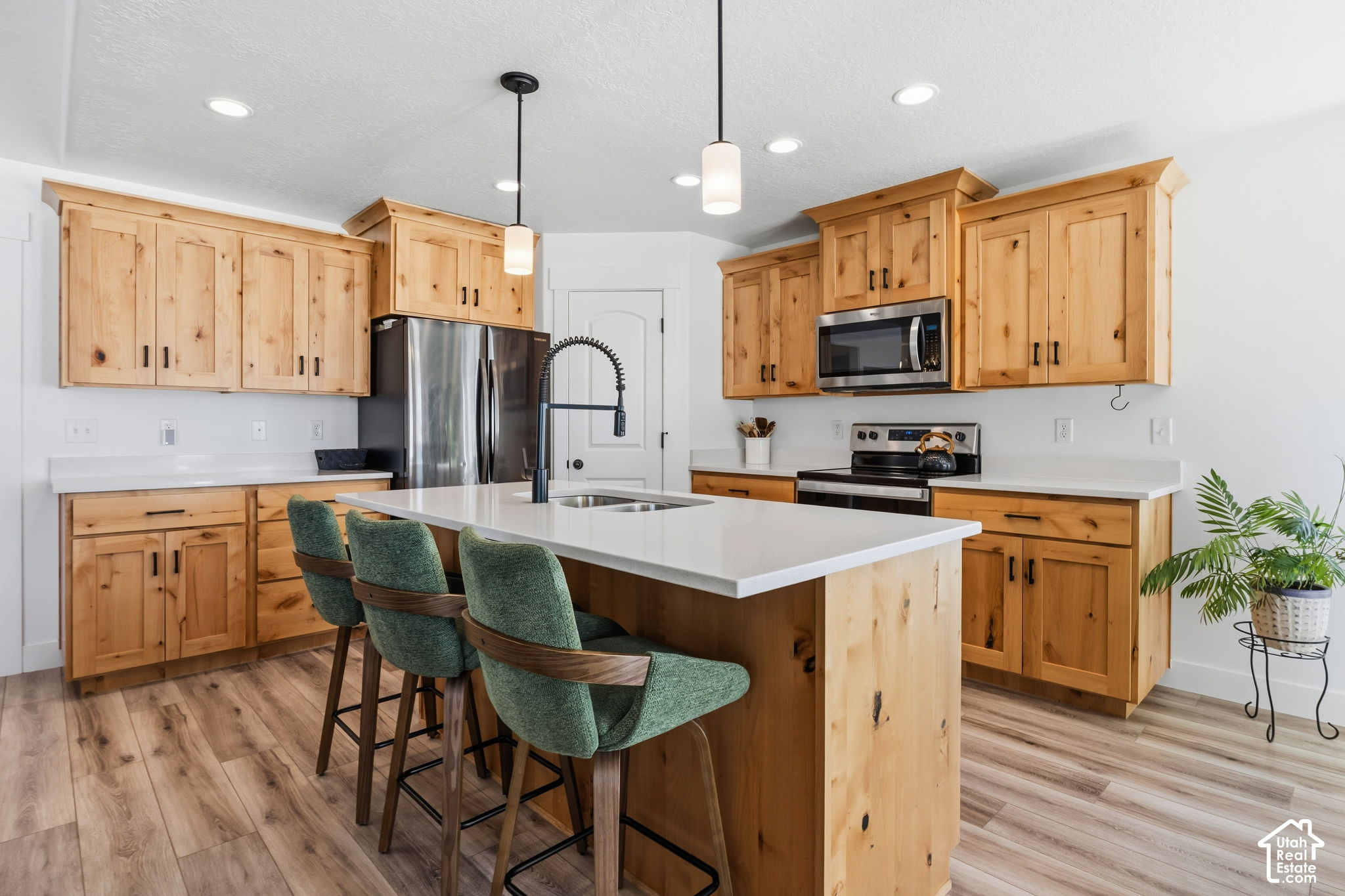 main property photo 16