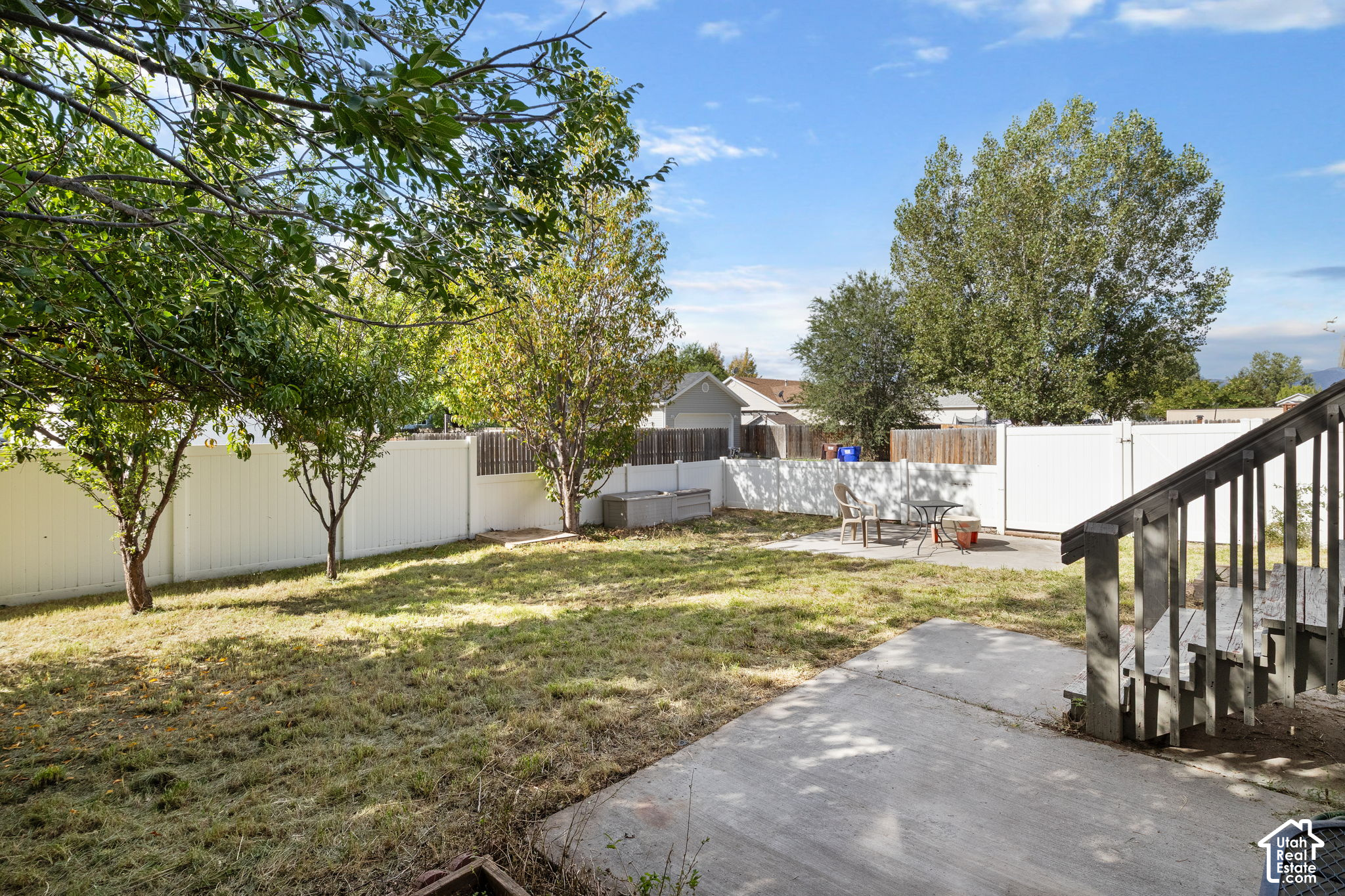 main property photo 28