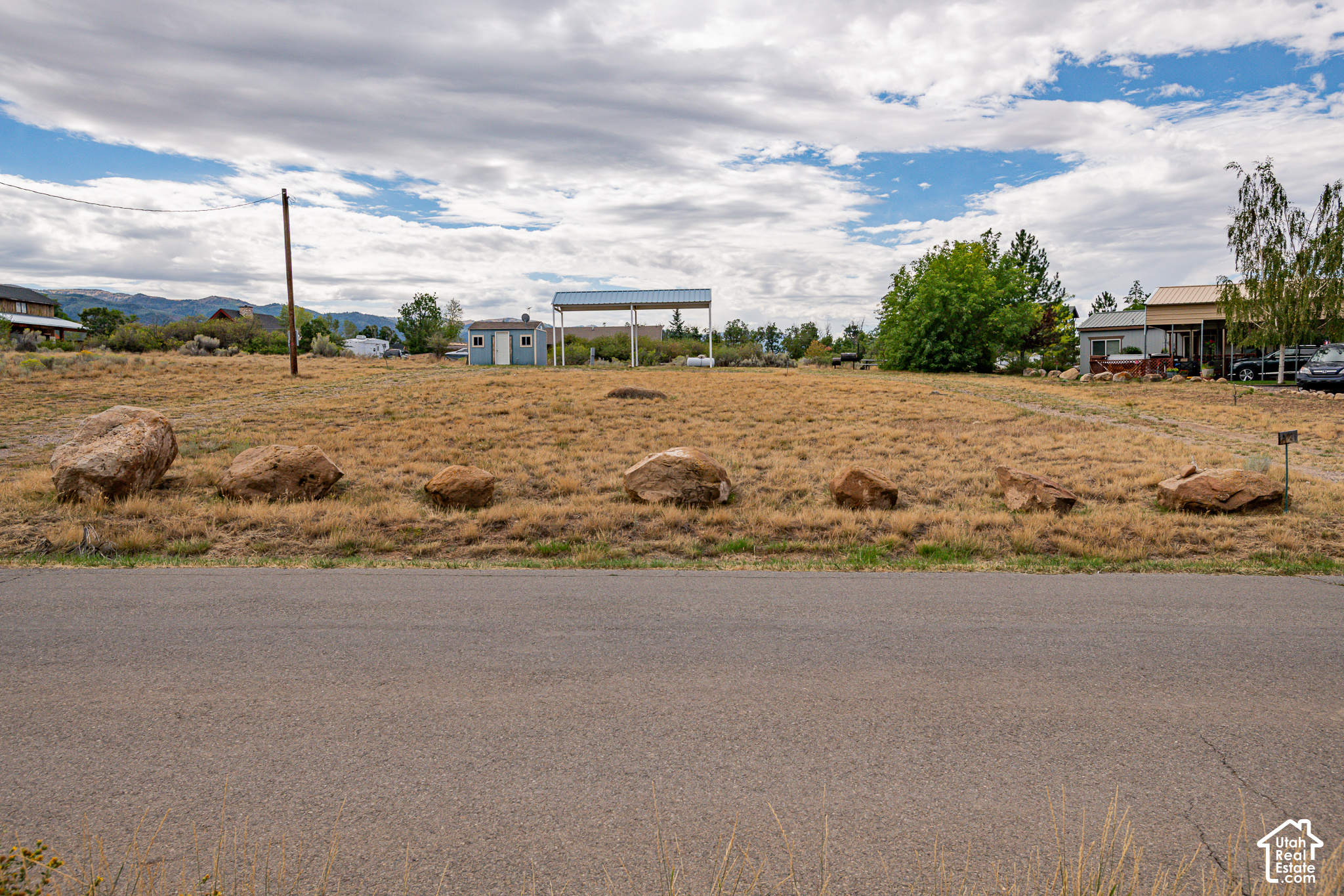 main property photo 25