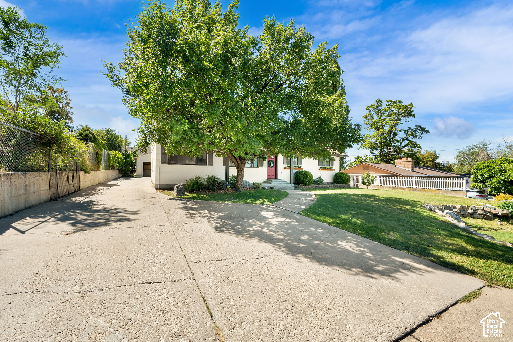 main property photo 32