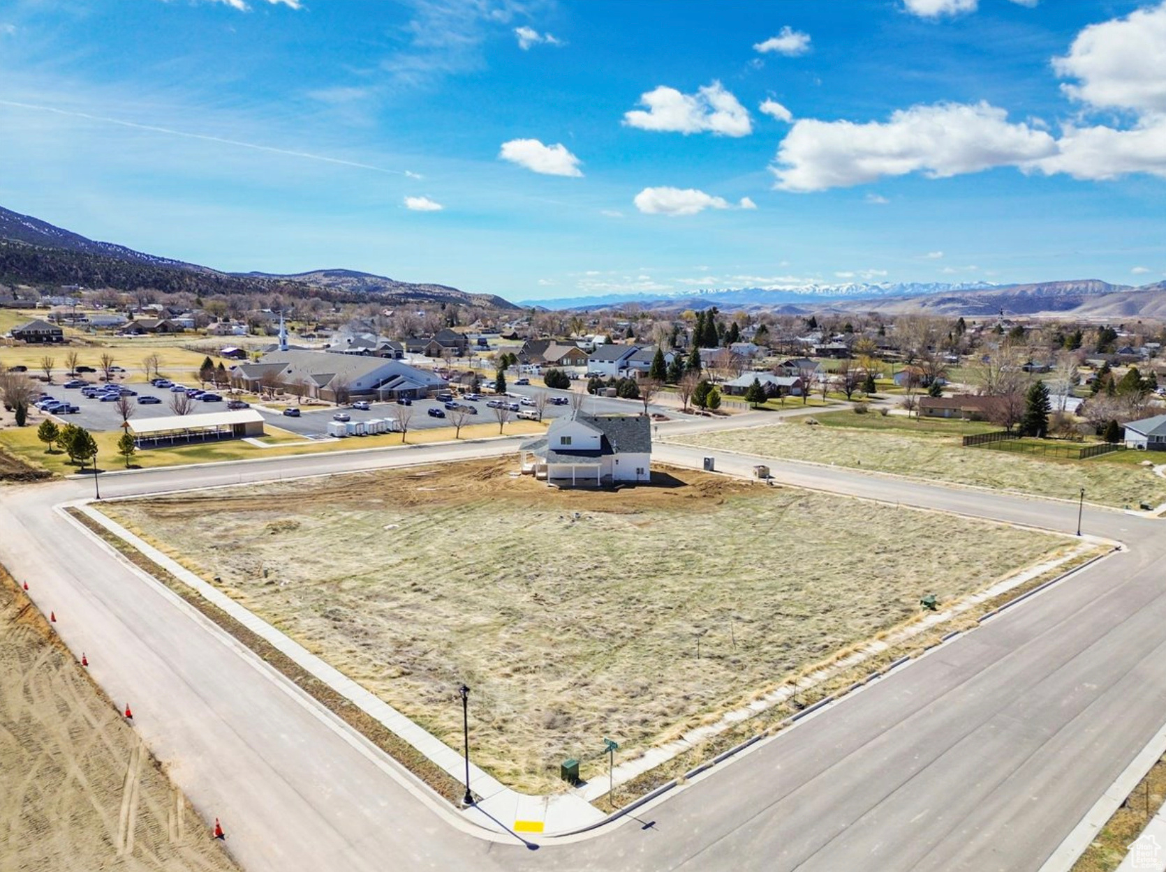 main property photo 0