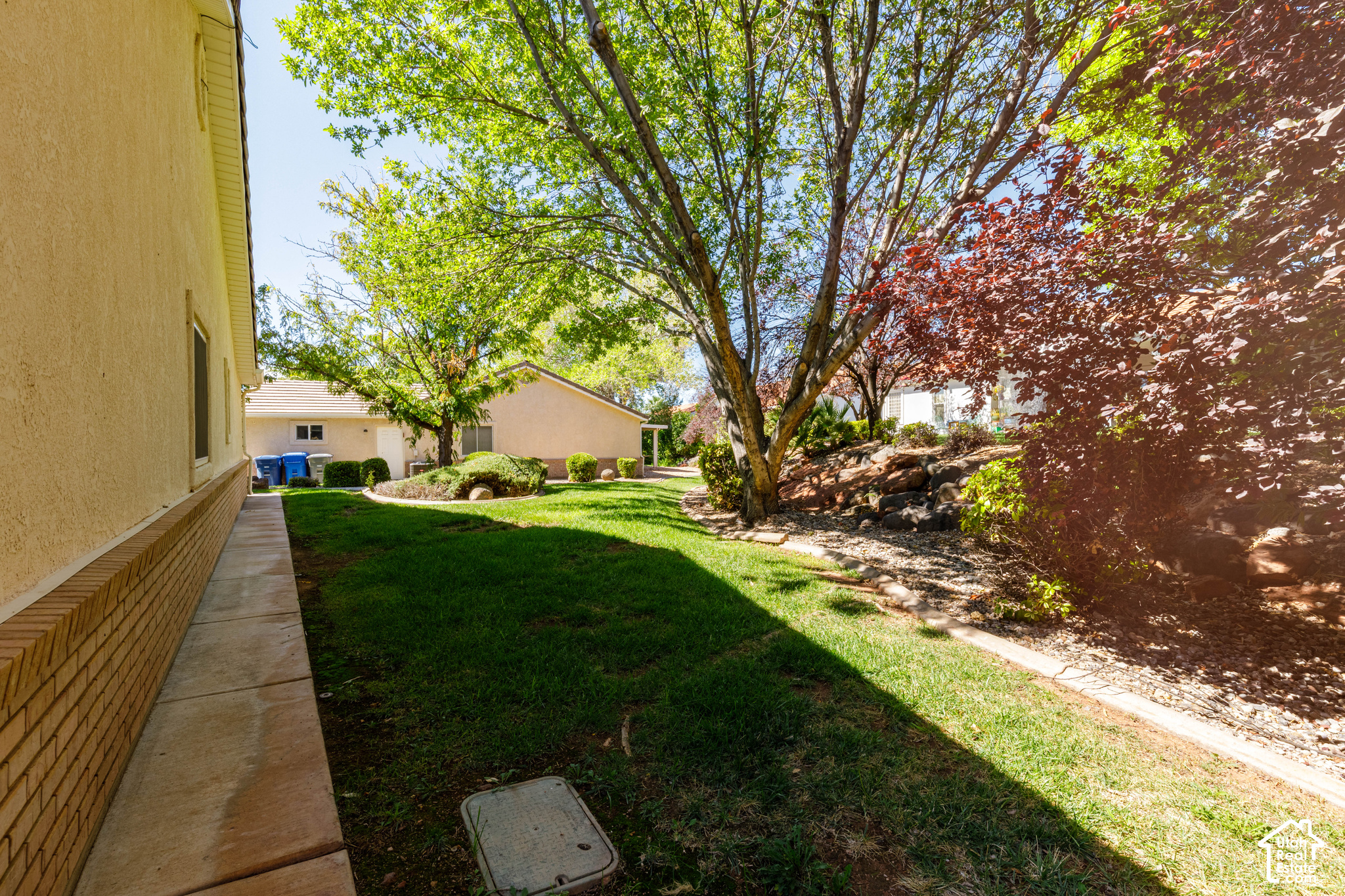 main property photo 26