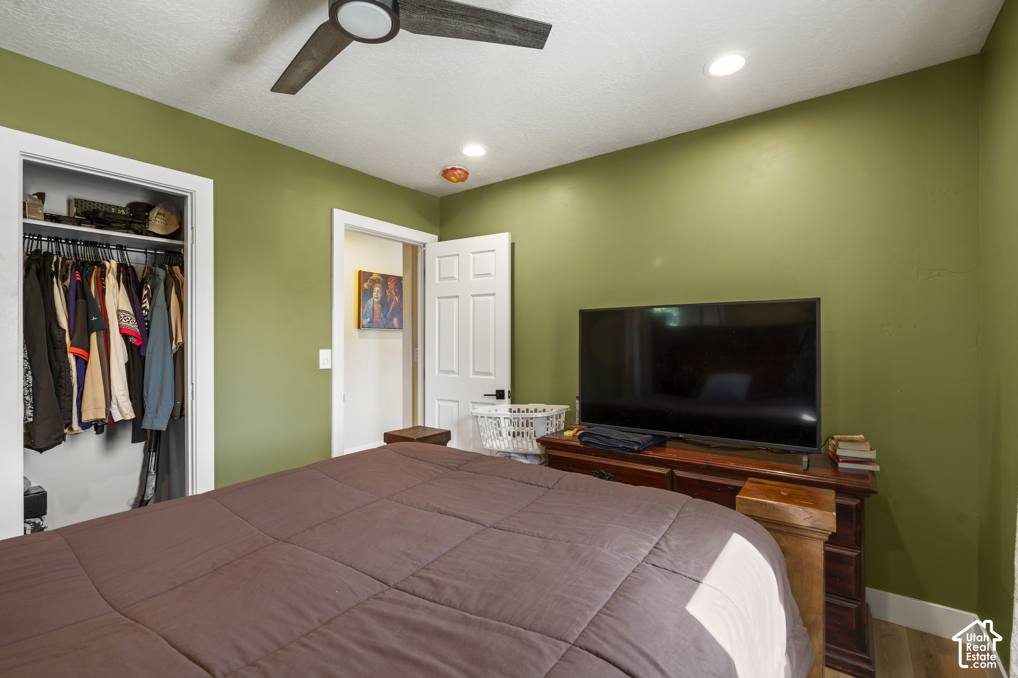 main property photo 16