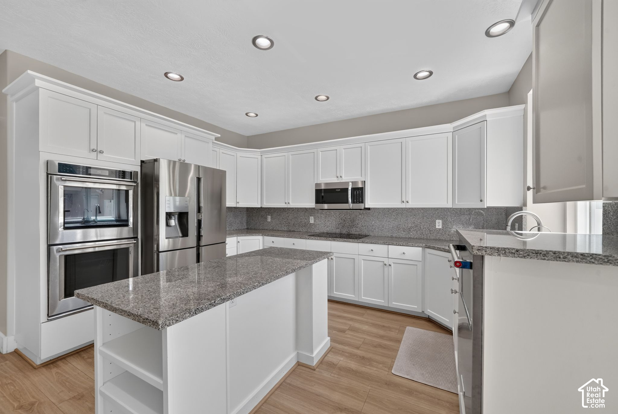 main property photo 17