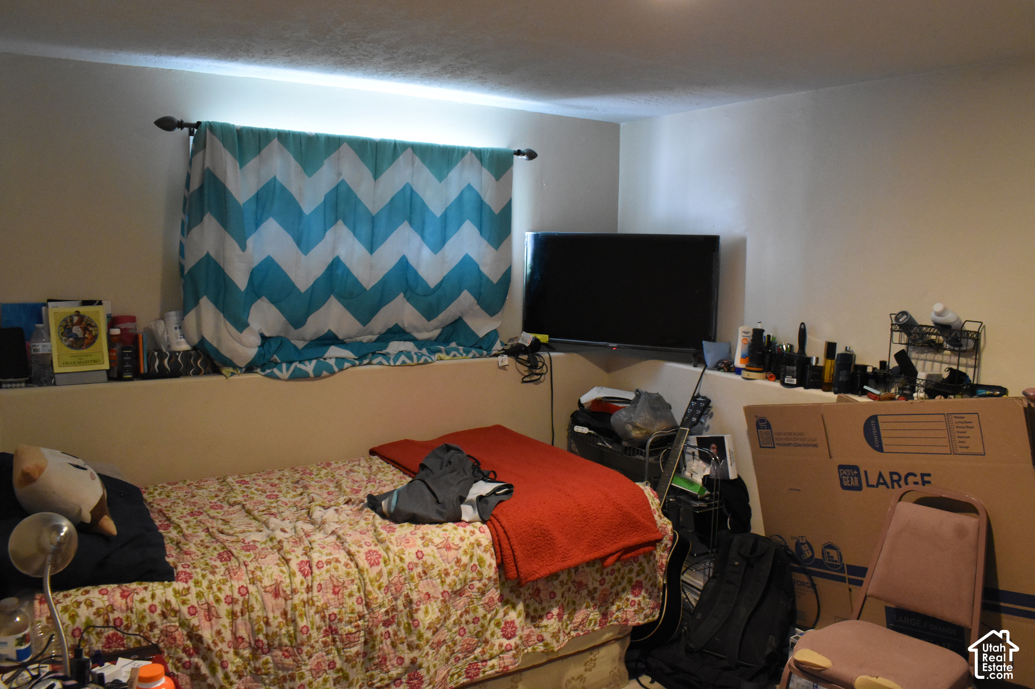 main property photo 32
