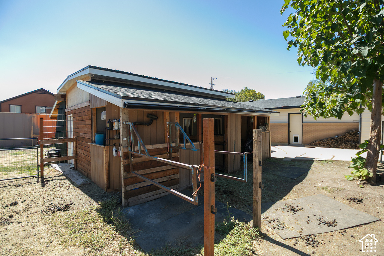 main property photo 16