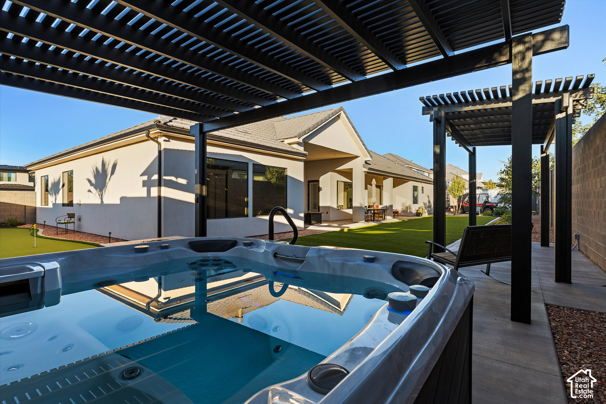 main property photo 32